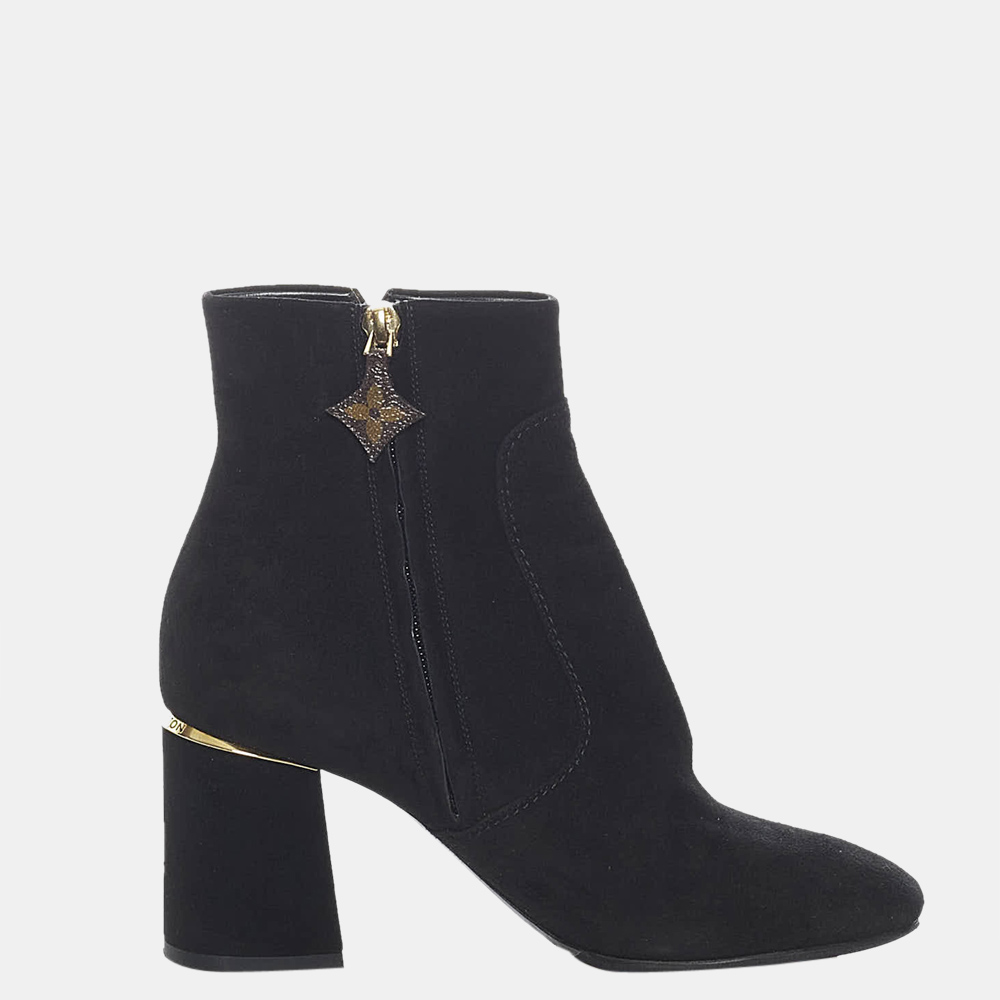 

Louis Vuitton Black Suede Heel Boot