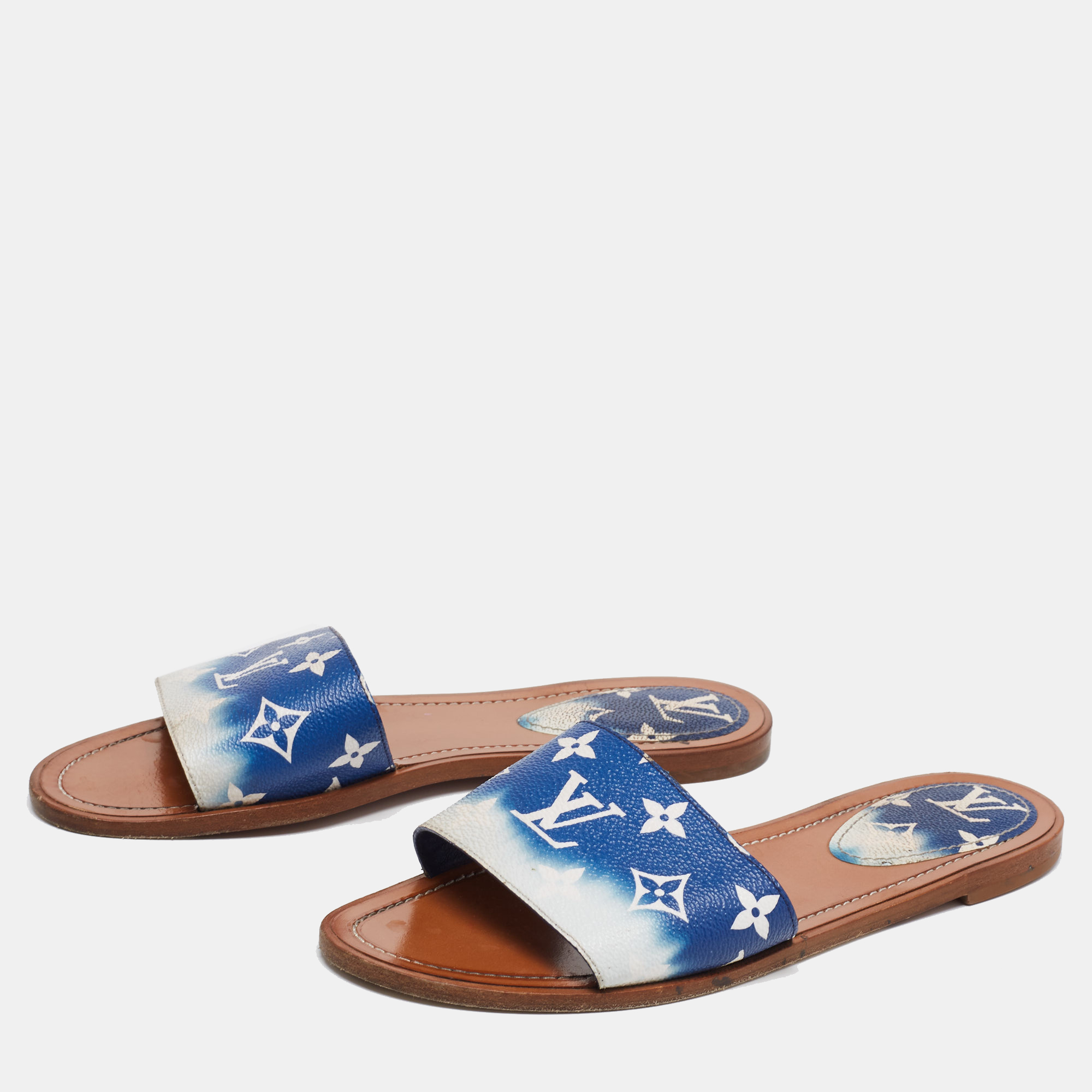 

Louis Vuitton Blue/White Monogram Canvas Escale Lock It Flats Size