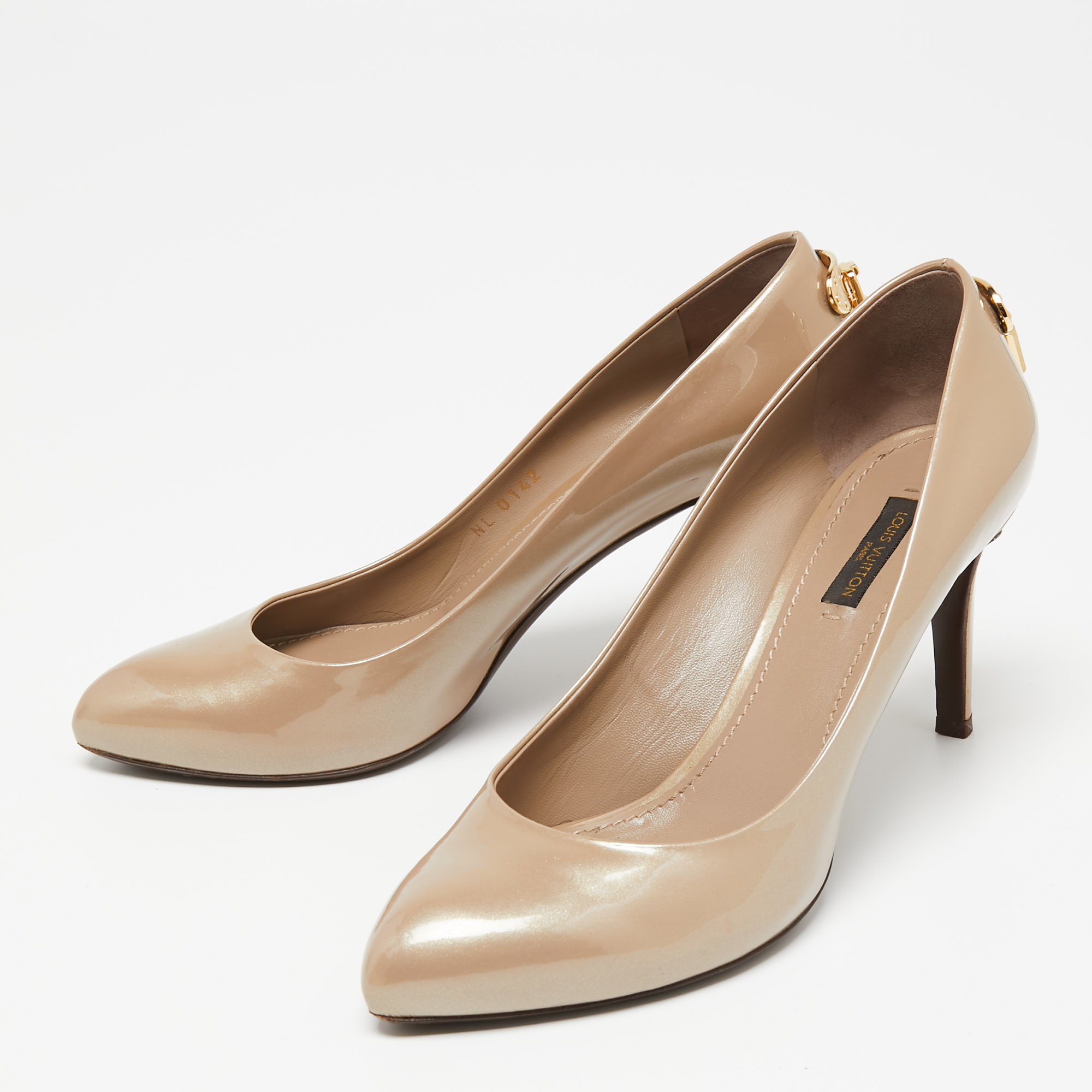 

Louis Vuitton Beige Patent Leather Oh Really! Pumps Size