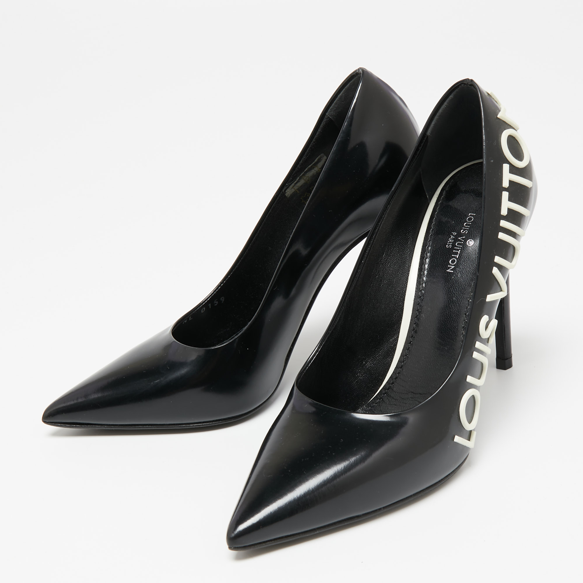 

Louis Vuitton Black Leather Call Back Pointed-Toe Pumps Size