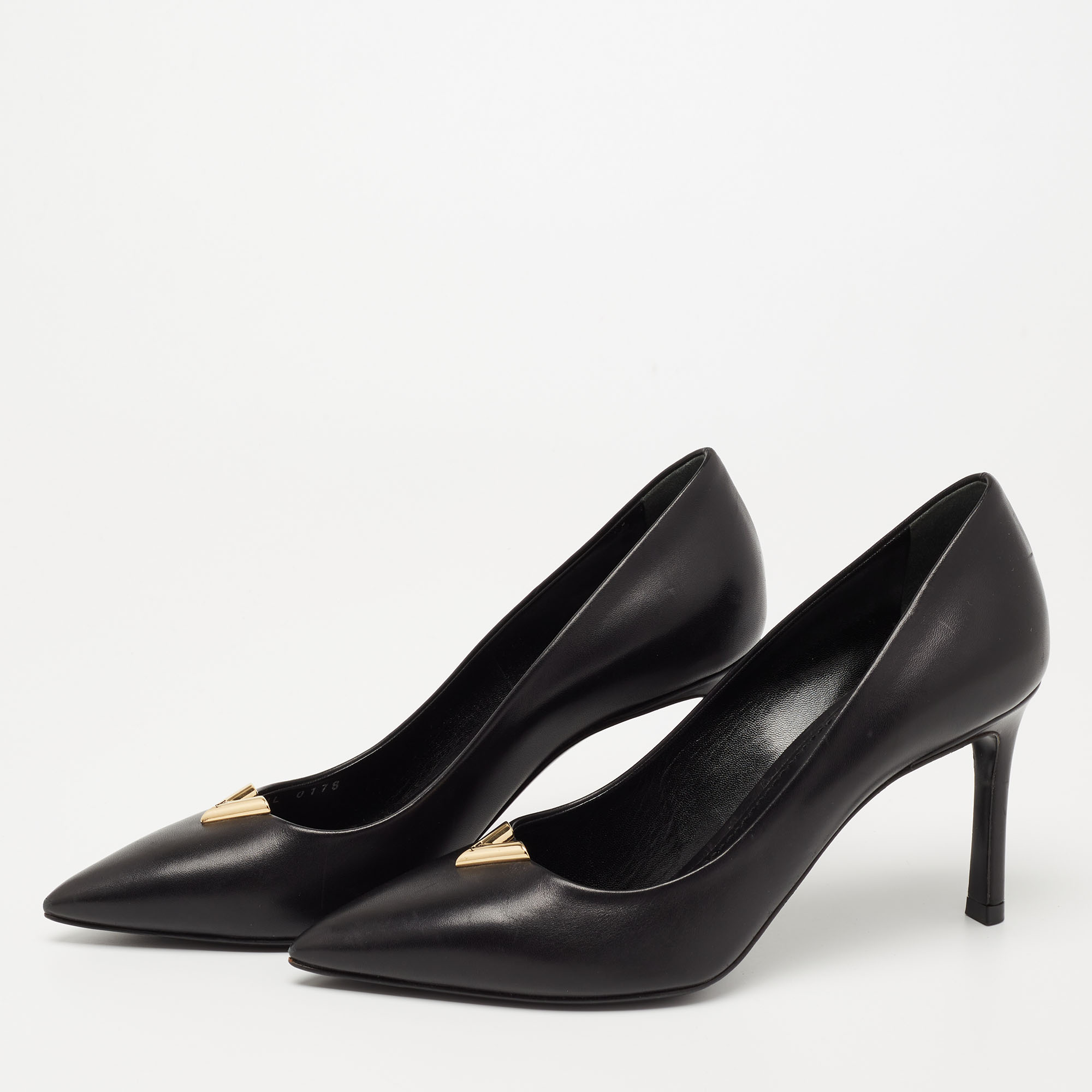 

Louis Vuitton Black Leather Heartbreaker Pointed Toe Pumps Size
