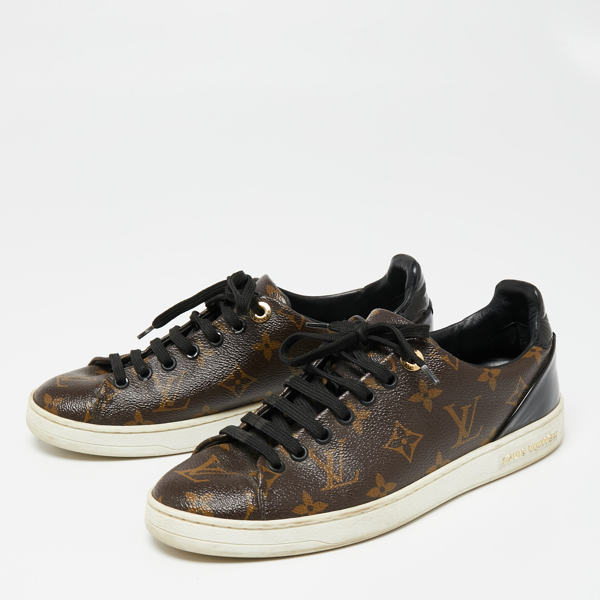 

Louis Vuitton Brown Monogram Canvas and Black Patent Leather Frontrow Low Top Sneakers Size