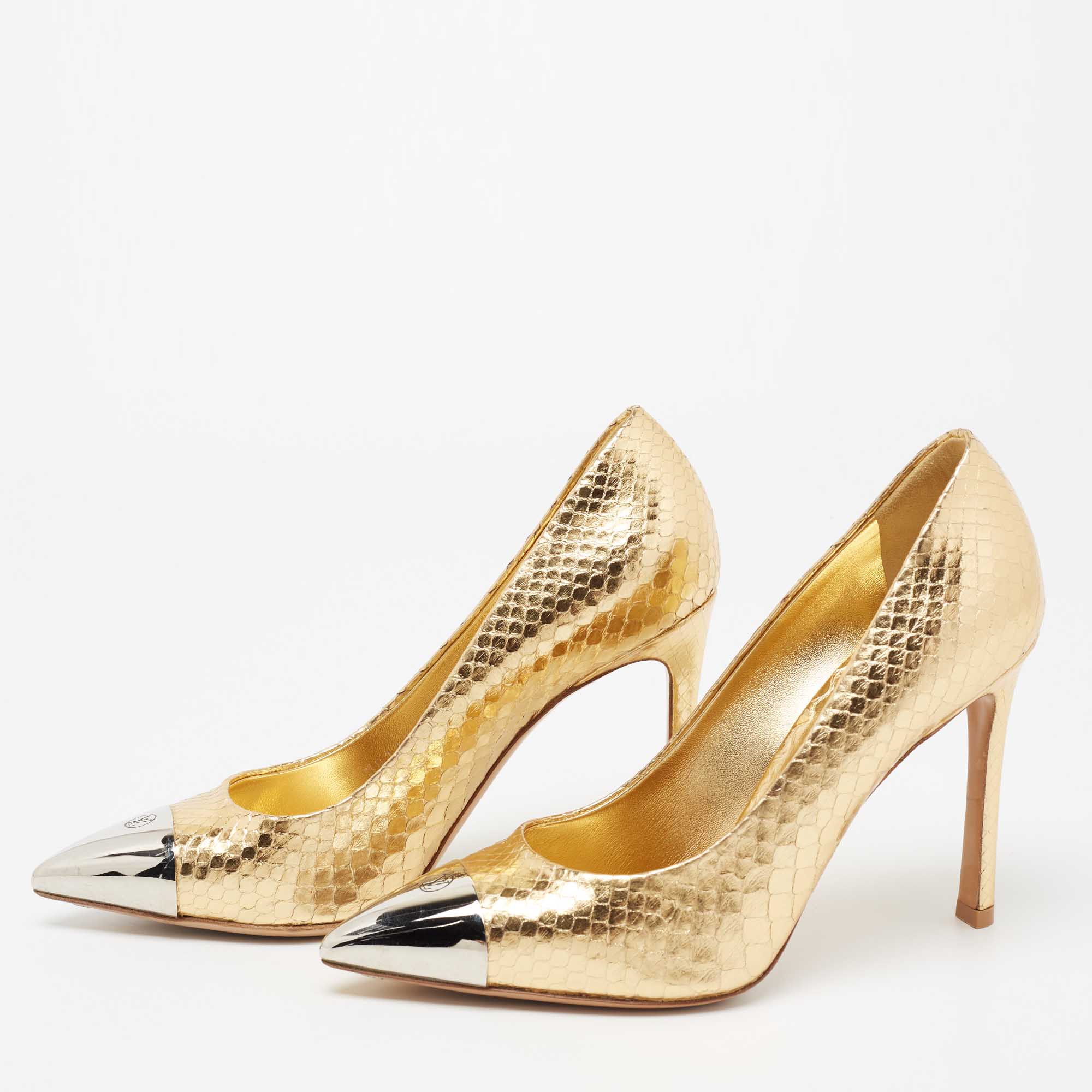 

Louis Vuitton Metallic Gold Python Embossed Leather Metal Cap Toe Merry Go Round Pumps Size
