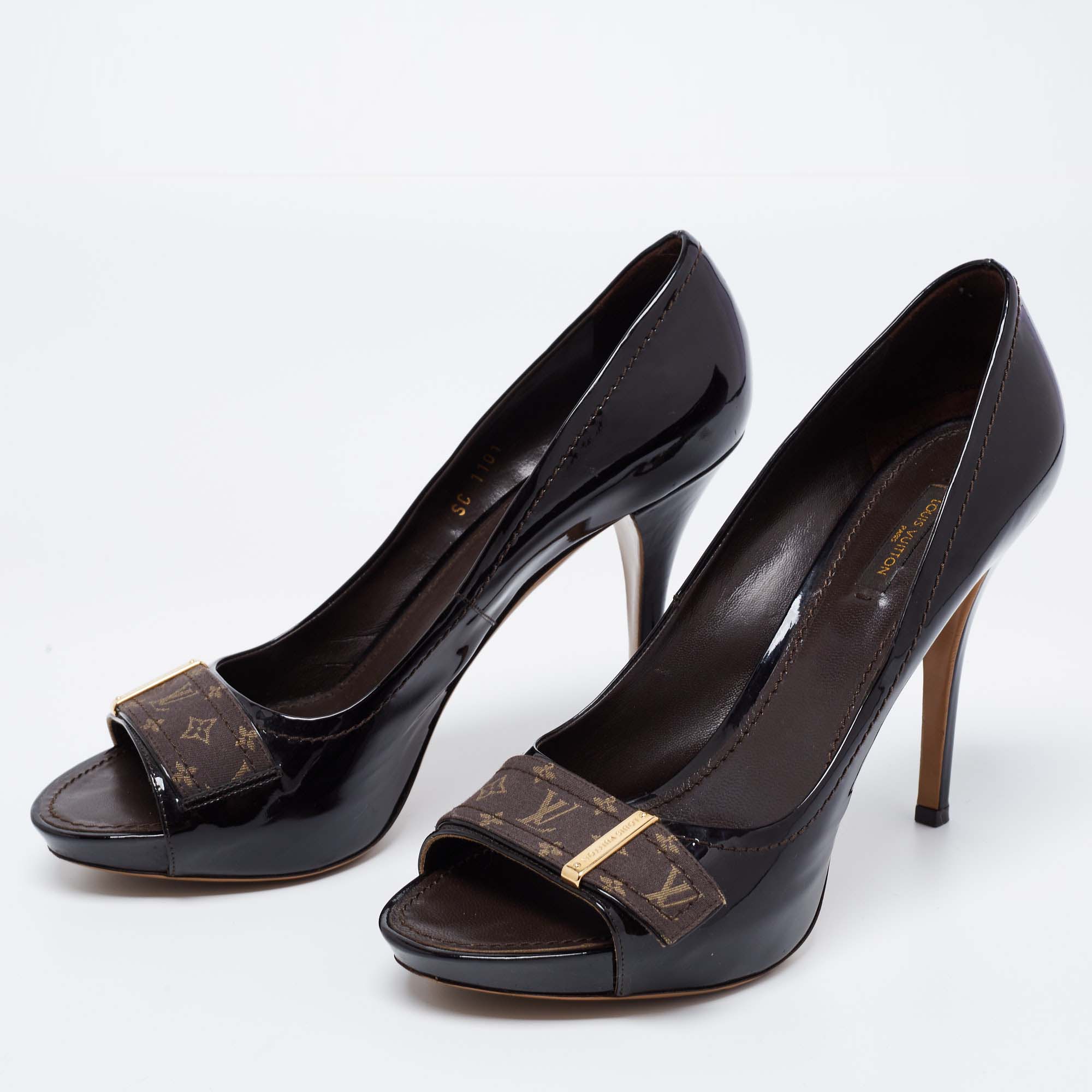 

Louis Vuitton Dark Black Monogram Idylle And Patent Leather Buci Pumps Size