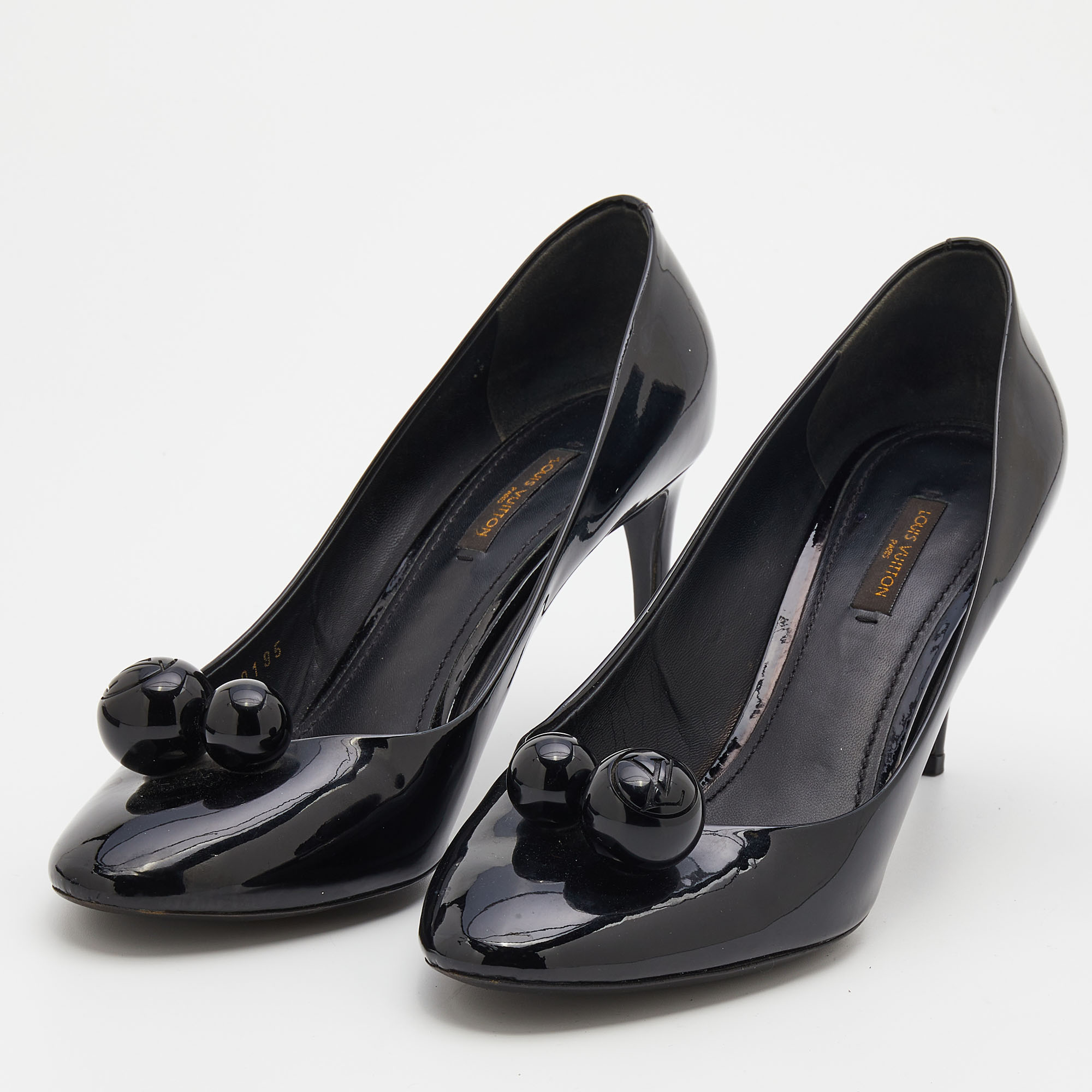 

Louis Vuitton Black Patent Leather Ball Pumps Size