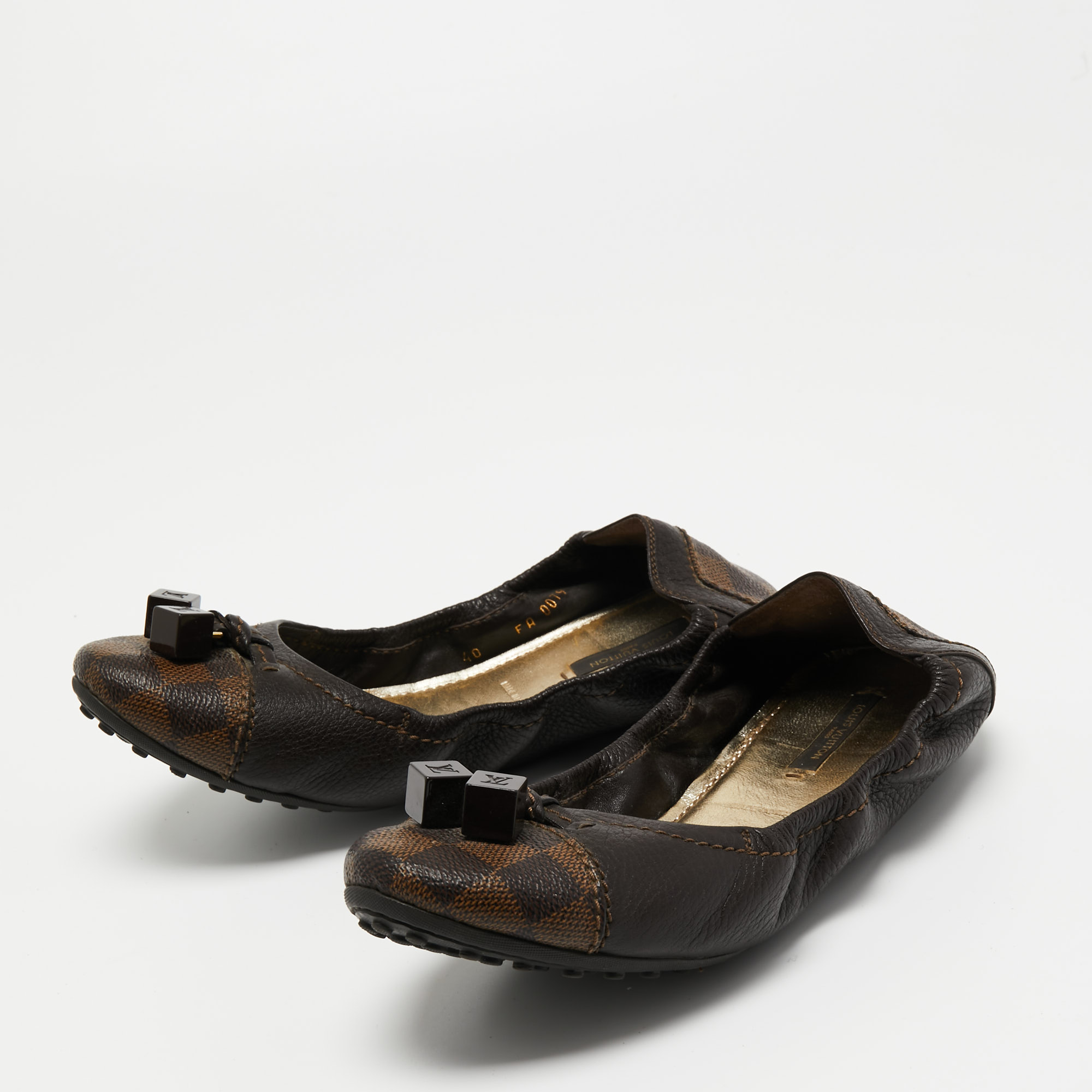 

Louis Vuitton Brown Leather and Damier Ebene Canvas Scrunch Ballet Flats Size