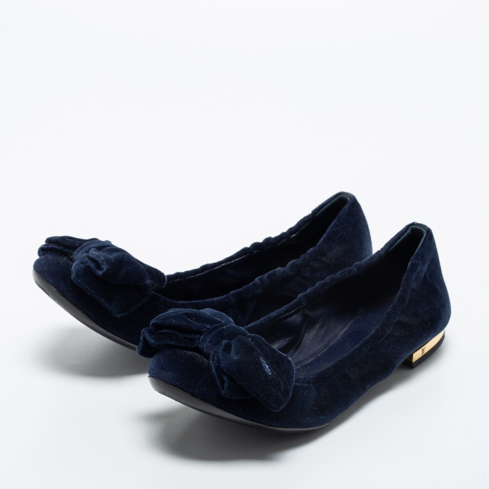 

Louis Vuitton Navy Blue Velvet Bow Ballet Flats Size