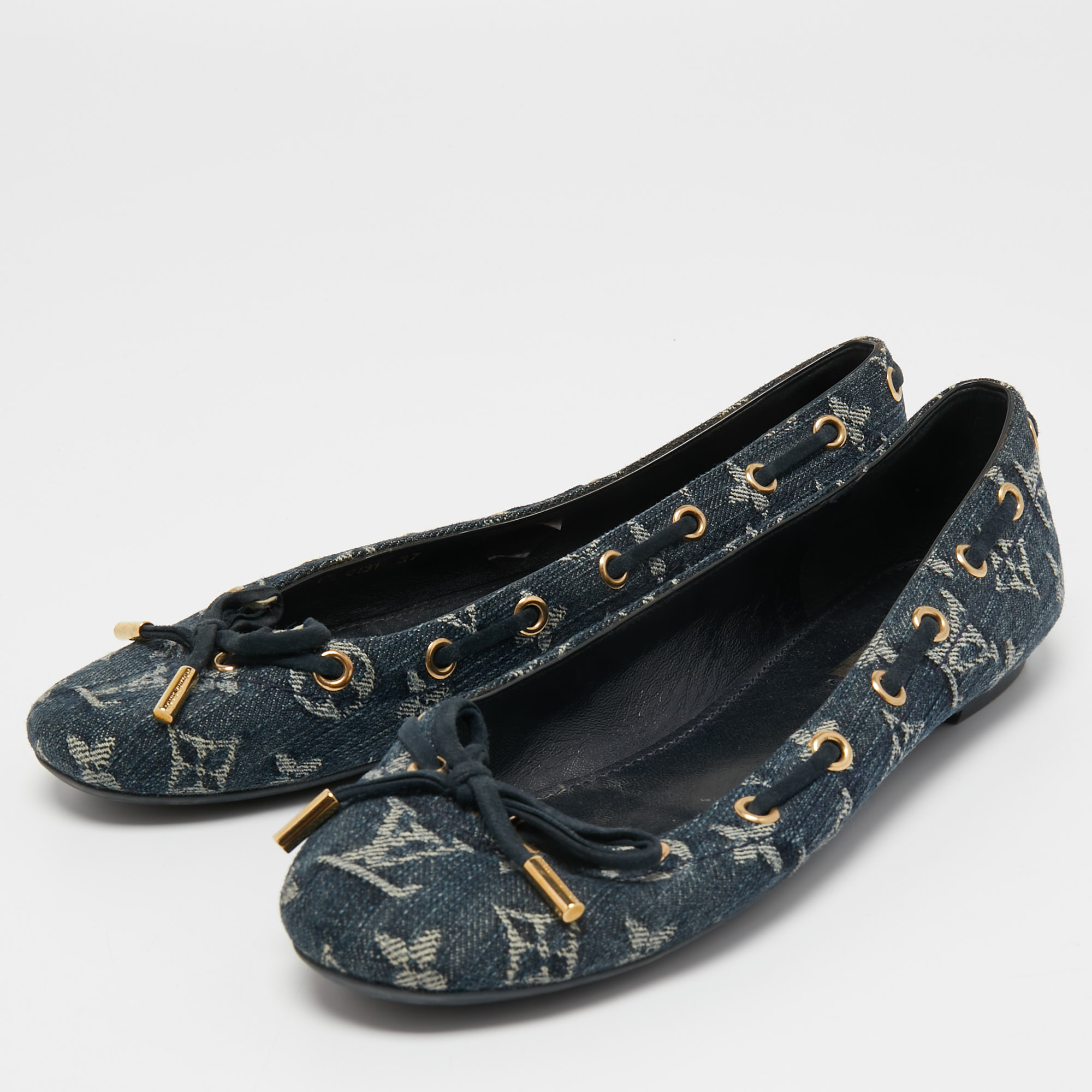 

Louis Vuitton Blue Denim Monogram Ballet Flats Size