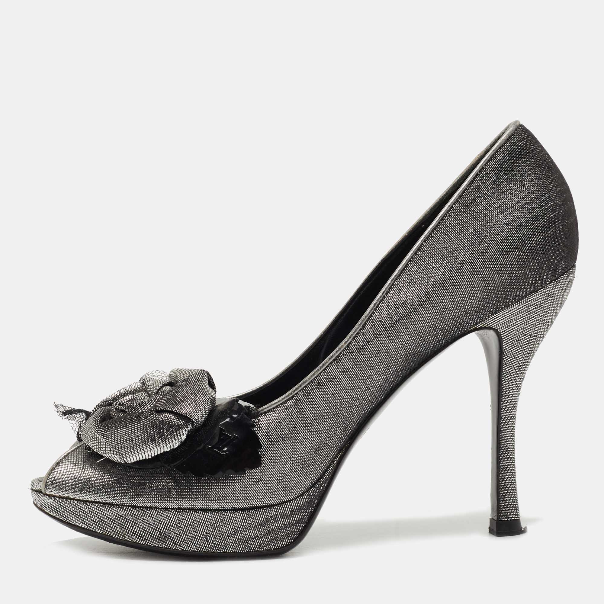 Pre-owned Louis Vuitton Metallic Grey/black Lurex Fabric Floral Peep Toe Pumps Size 38