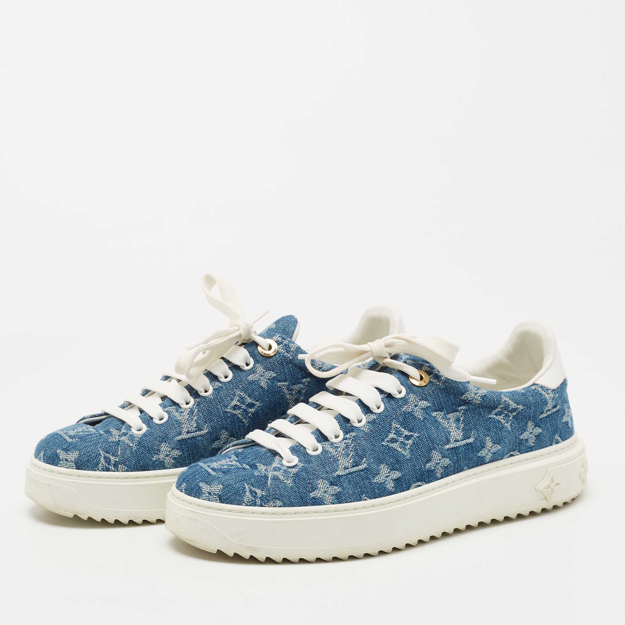 

Louis Vuitton White/Blue Monogram Denim and Leather Time Out Low Top Sneakers Size