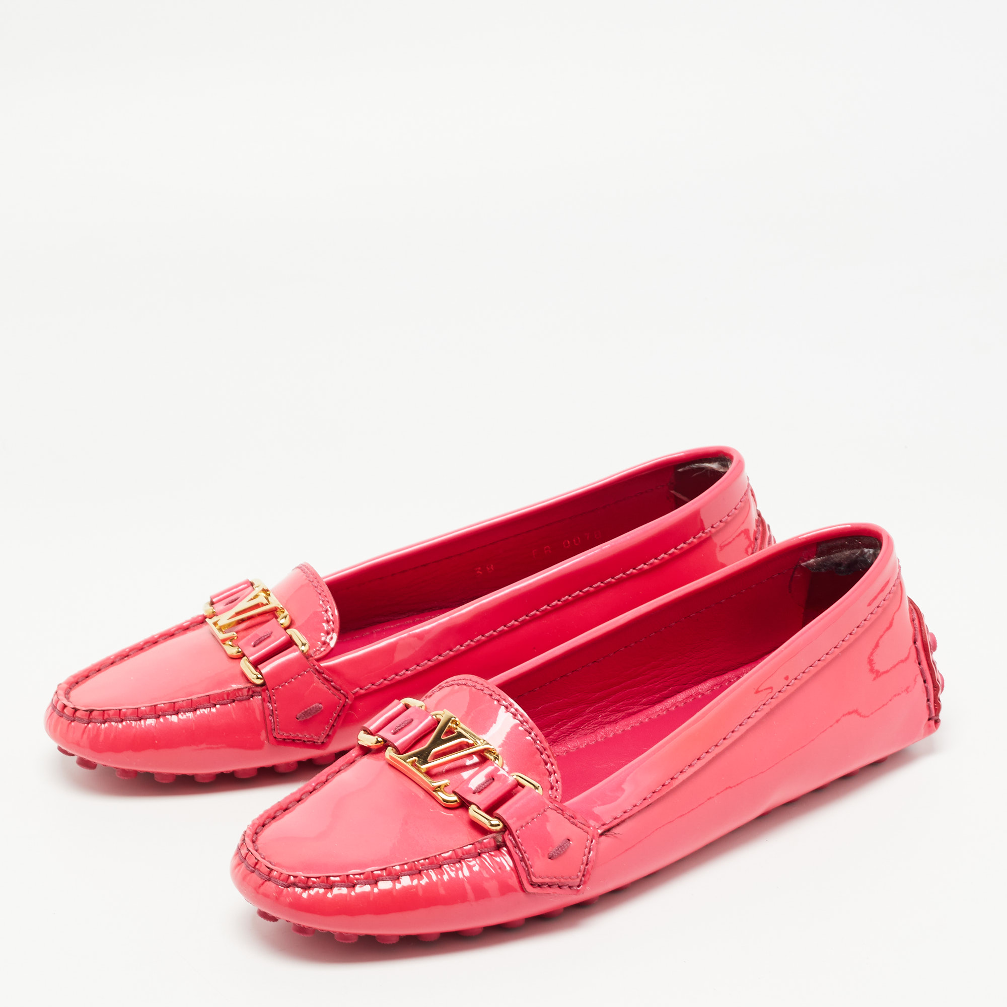 

Louis Vuitton Pink Patent Leather Oxford Loafers Size
