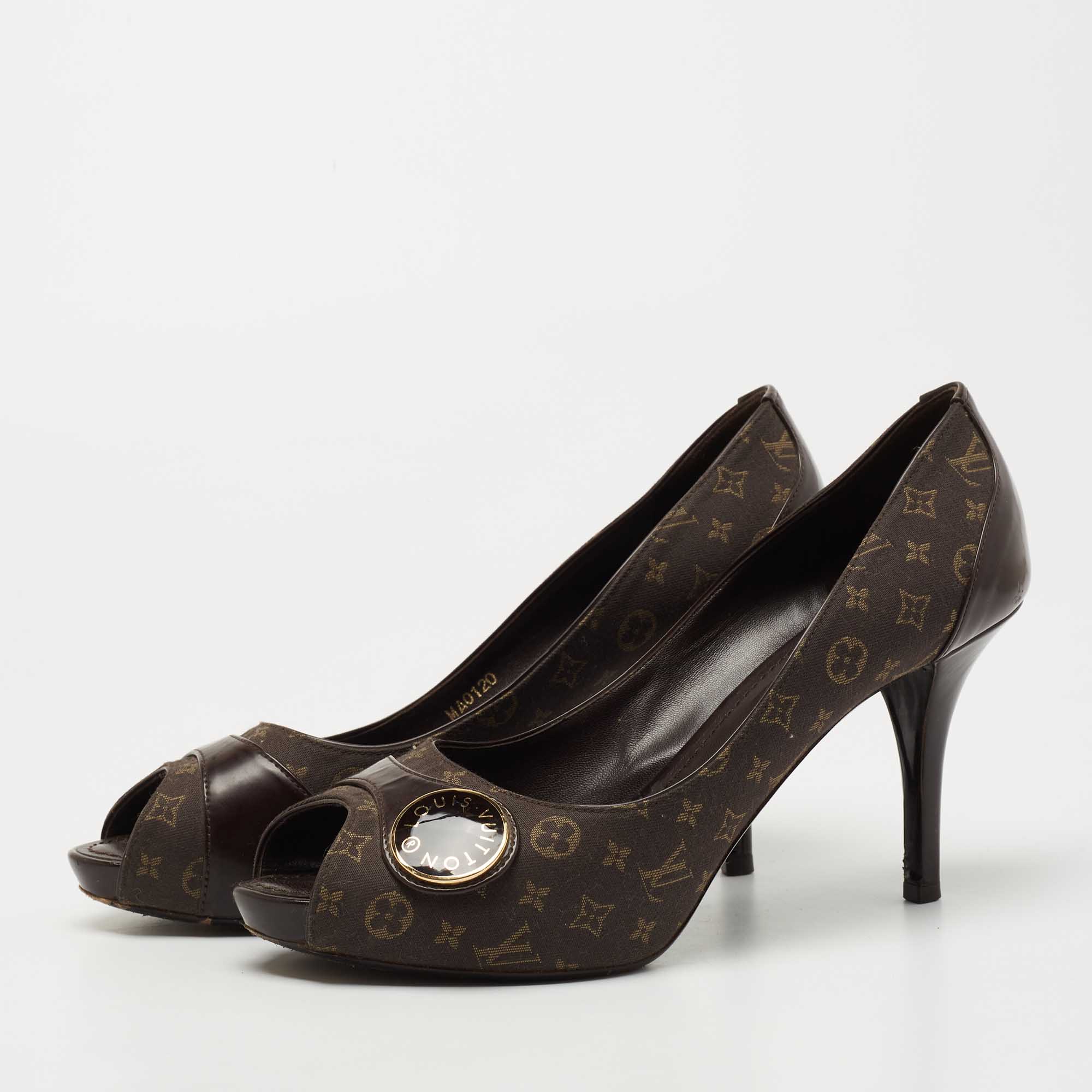 

Louis Vuitton Brown Canvas and Patent Judy Pumps Size