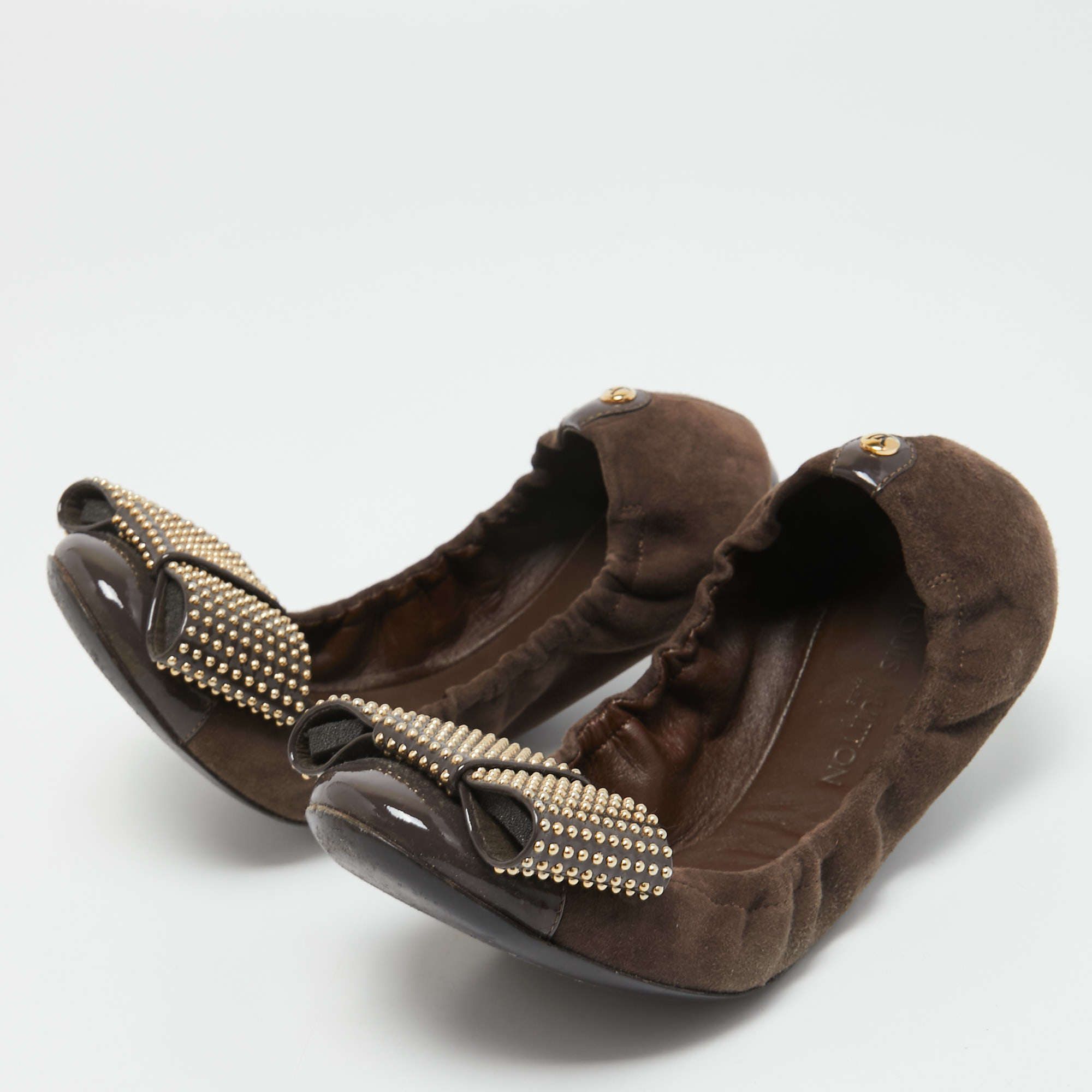 

Louis Vuitton Brown Suede Studded Bow Ballet Flats Size