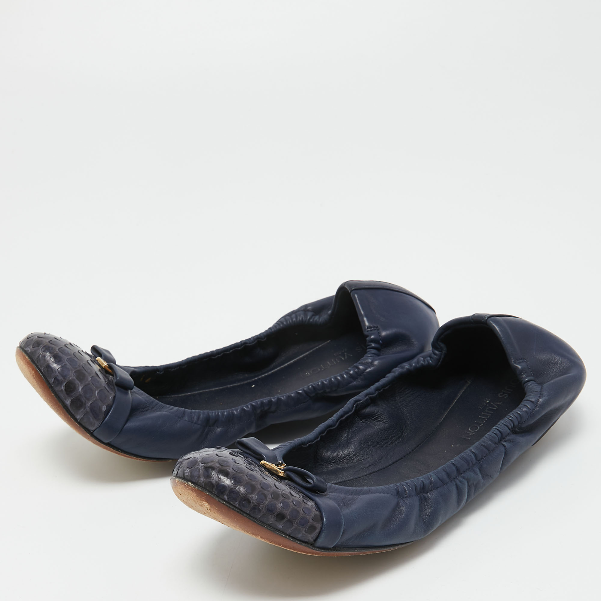 

Louis Vuitton Navy Blue Python and Leather Elba Scrunch Ballet Flats Size