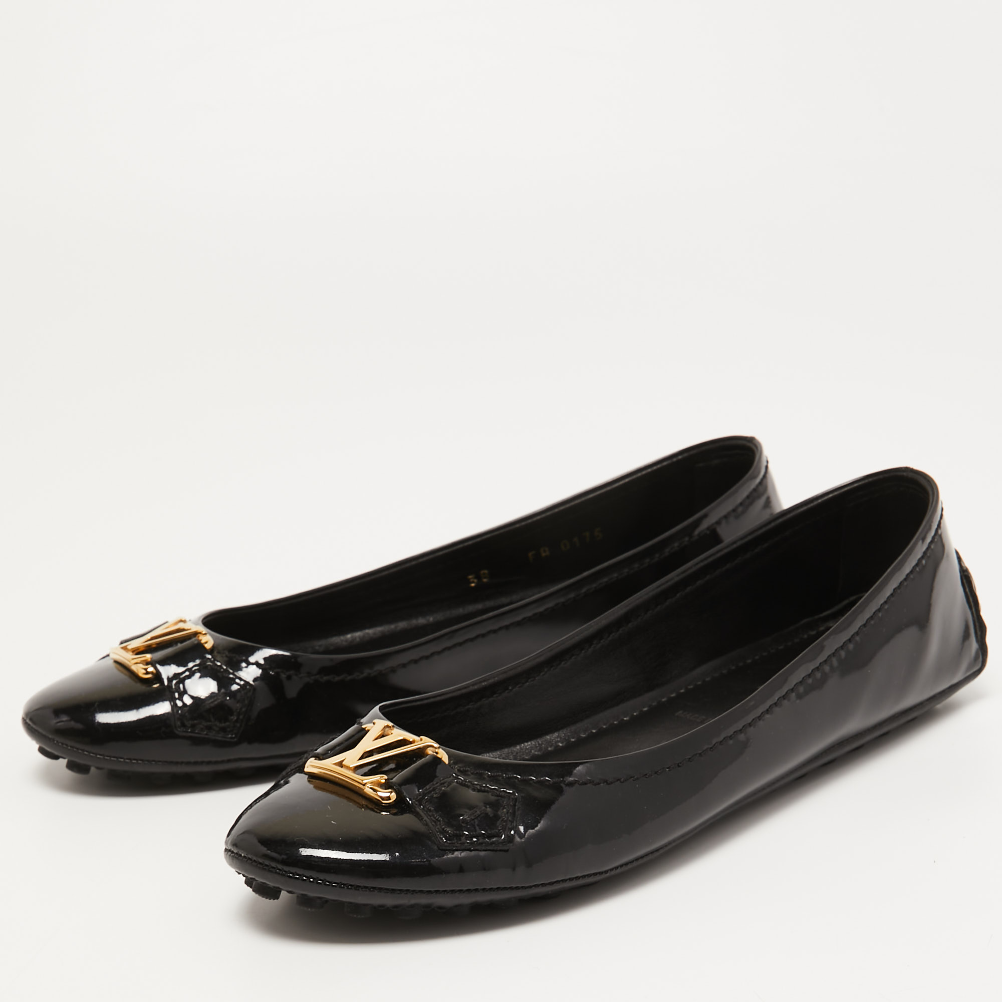 

Louis Vuitton Black Patent Leather Oxford Loafers Size