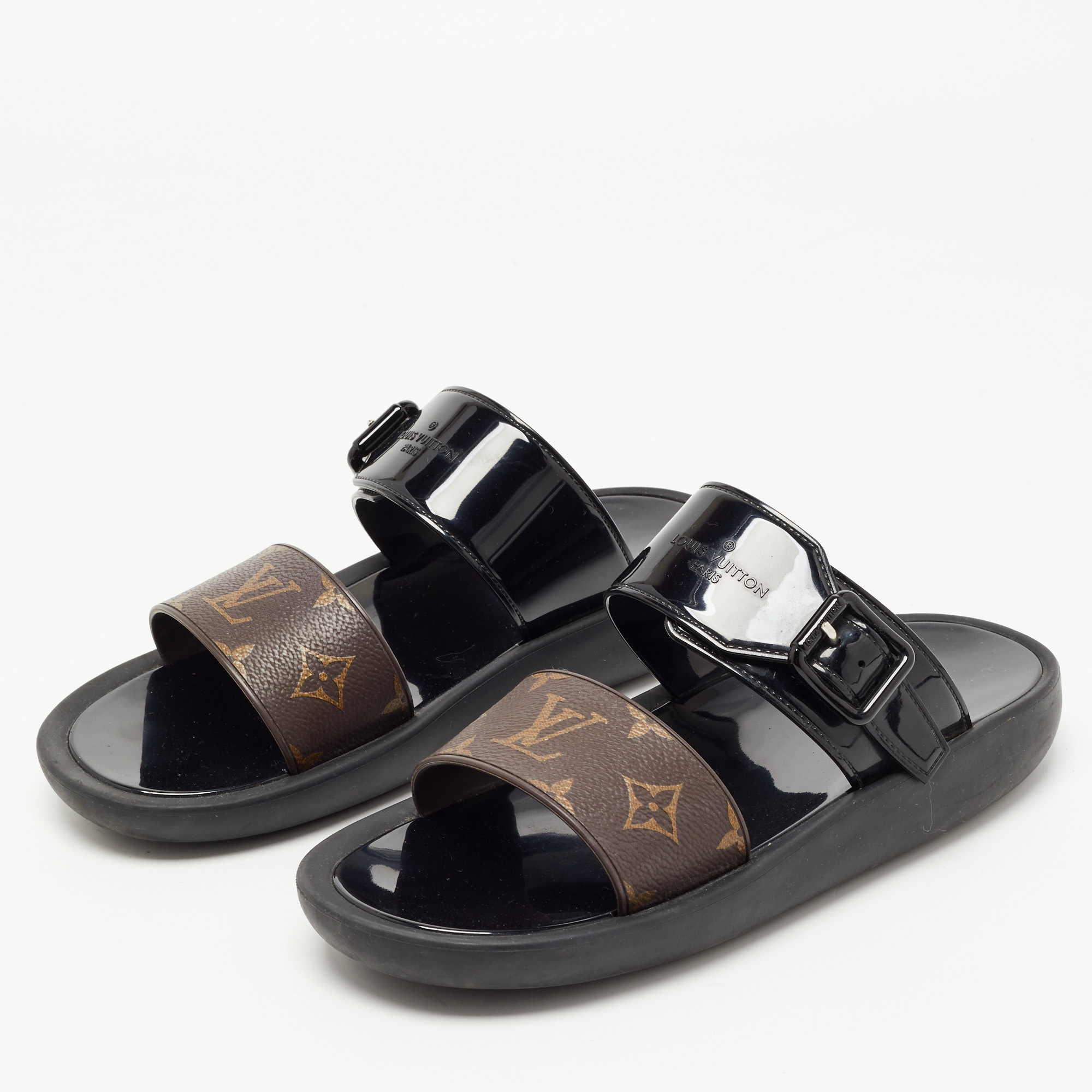 

Louis Vuitton Brown/Black Coated Canvas and Rubber Sunbath Flat Sandals Size