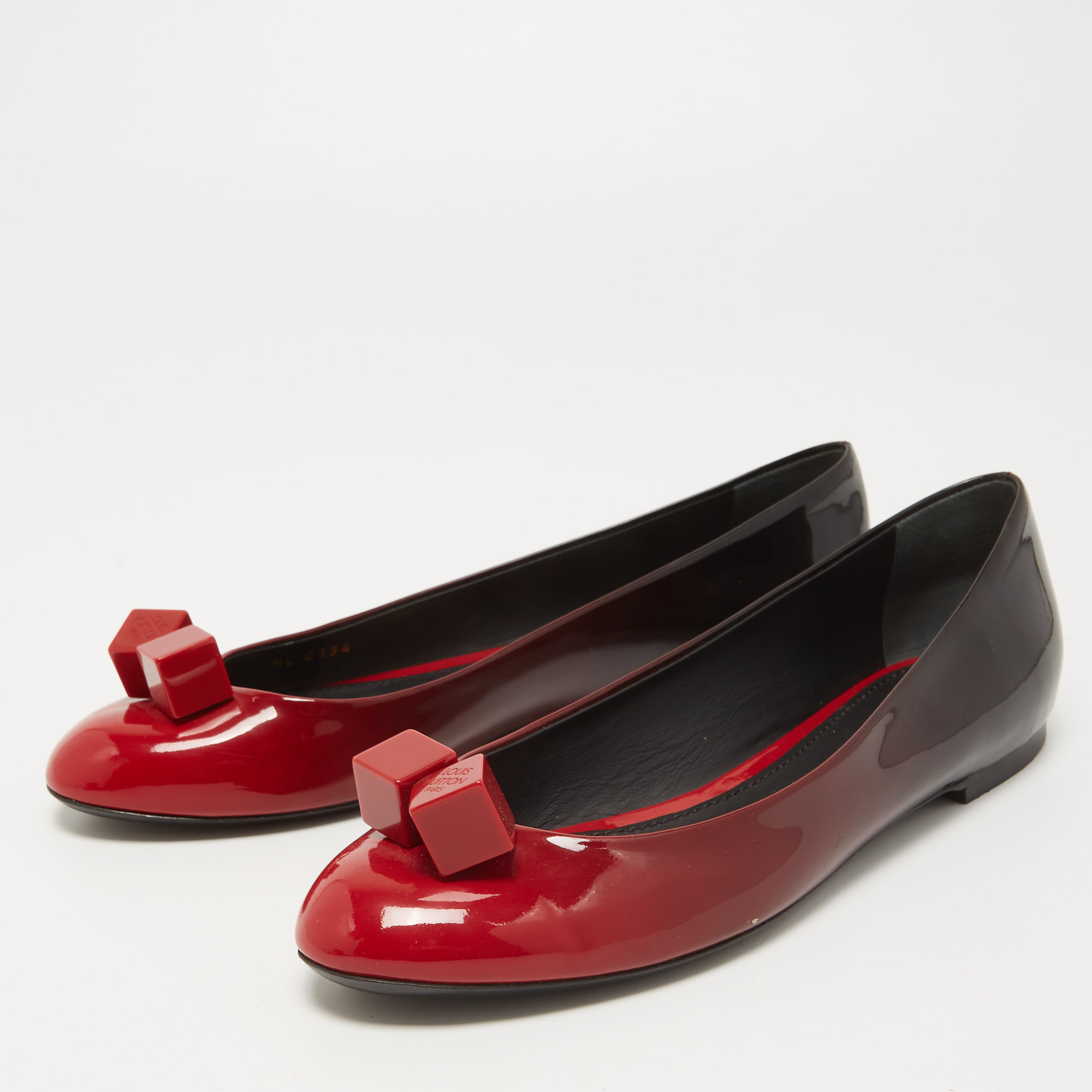 

Louis Vuitton Two Tone Patent Leather Dice Ballet Flats Size, Red