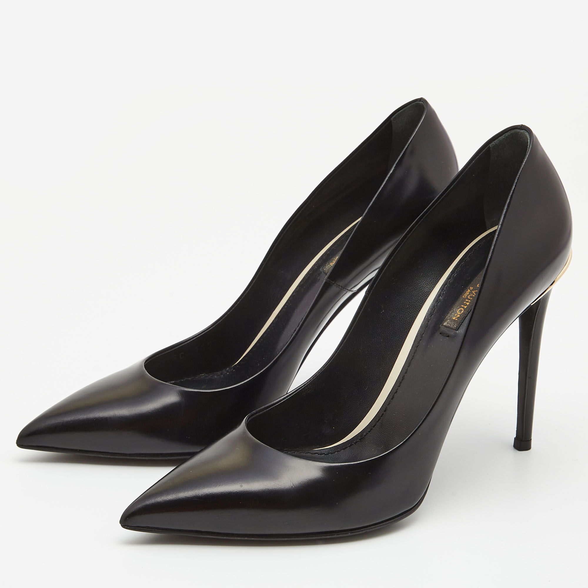 

Louis Vuitton Black Leather Eyeline Pointed Toe Pumps Size
