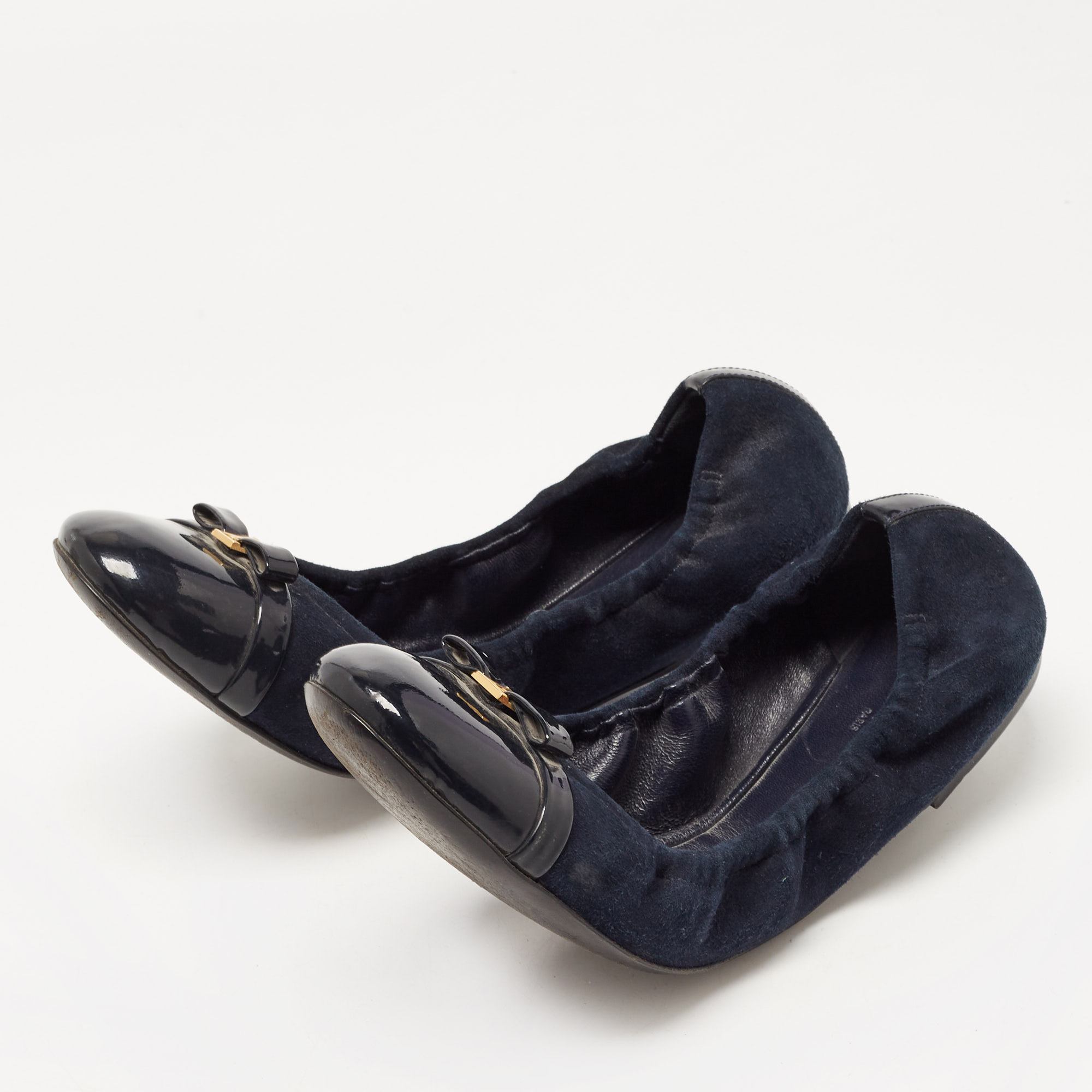 

Louis Vuitton Navy Blue/Black Suede and Patent Leather Elba Scrunch Ballet Flats Size