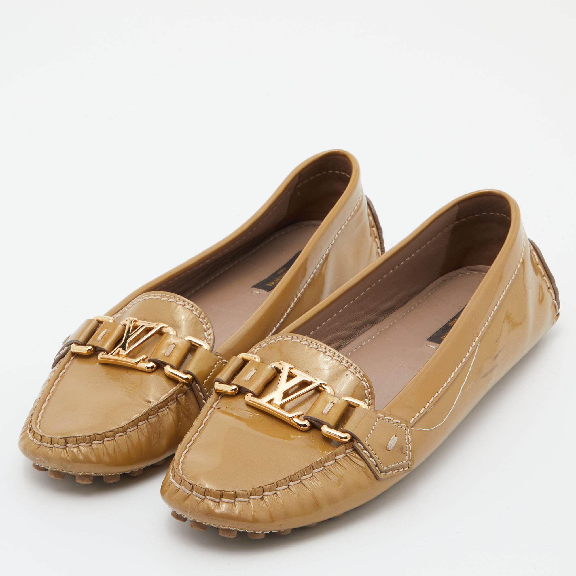 

Louis Vuitton Beige Leather Oxford Loafers Size