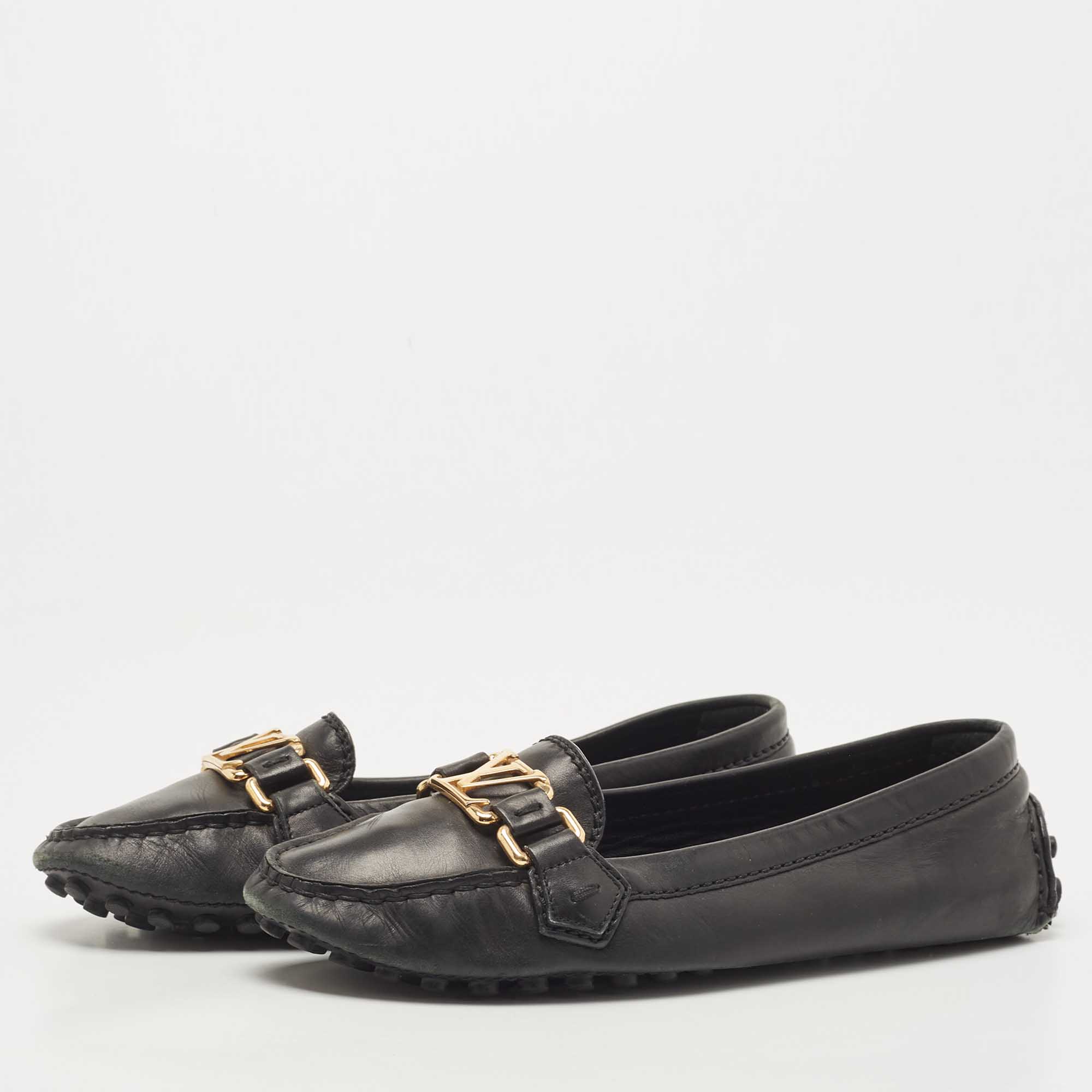 

Louis Vuitton Black Leather Oxford Loafers Size