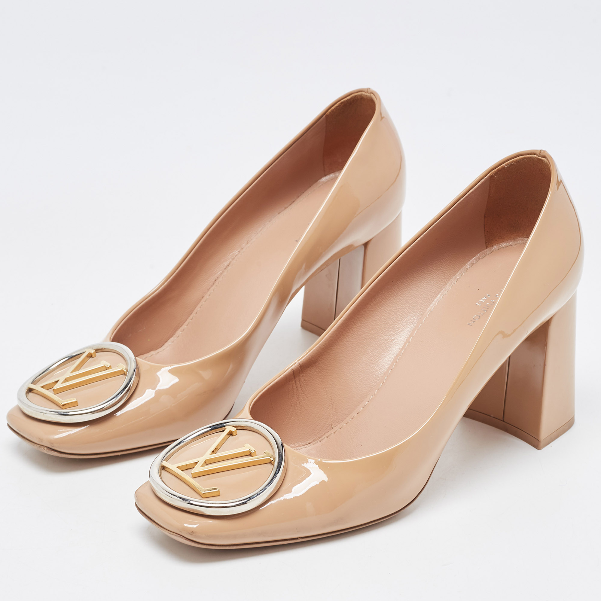 

Louis Vuitton Beige Patent Leather Madeleine Pumps Size