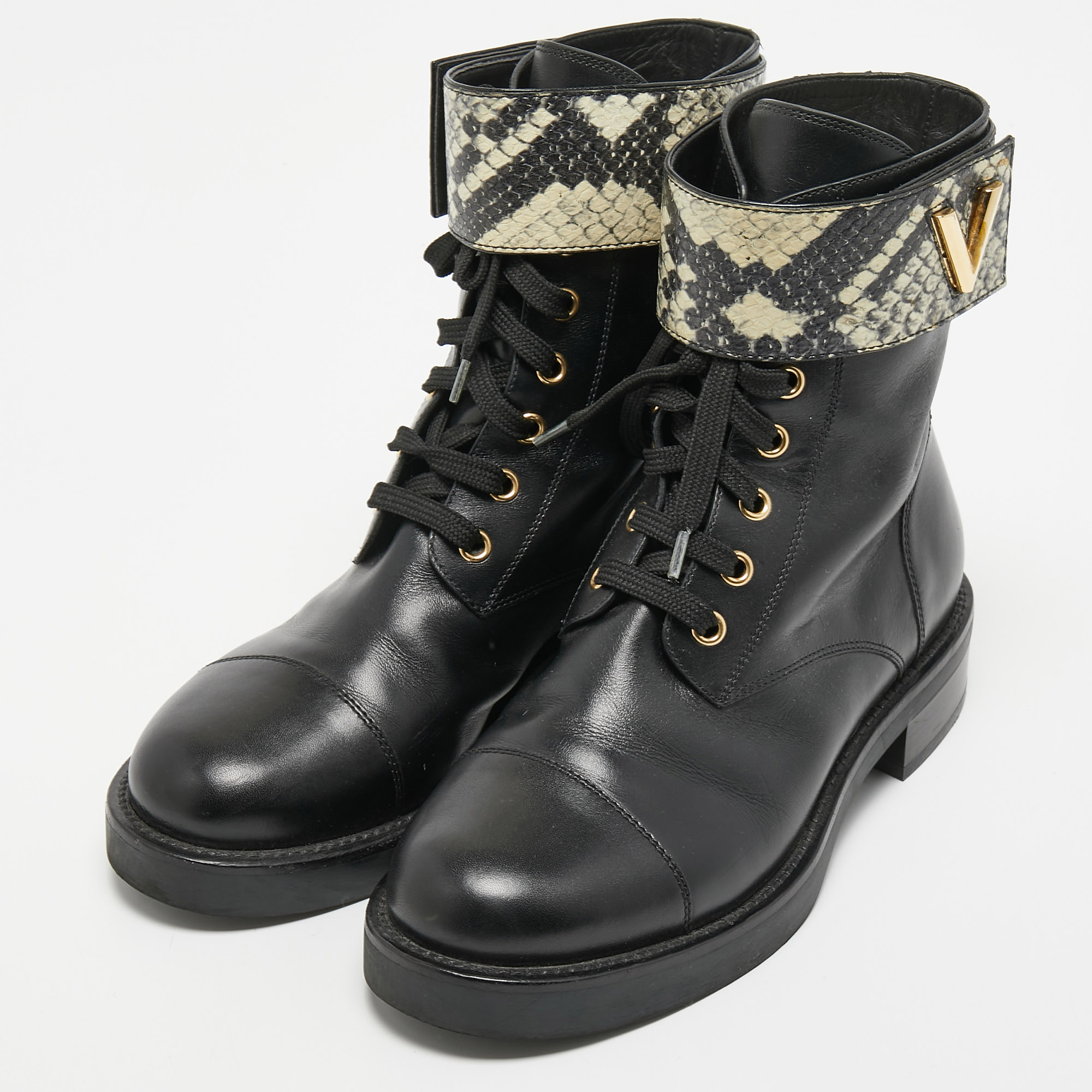 

Louis Vuitton Black/Beige Leather and Python Wonderland Flat Ranger Boots Size