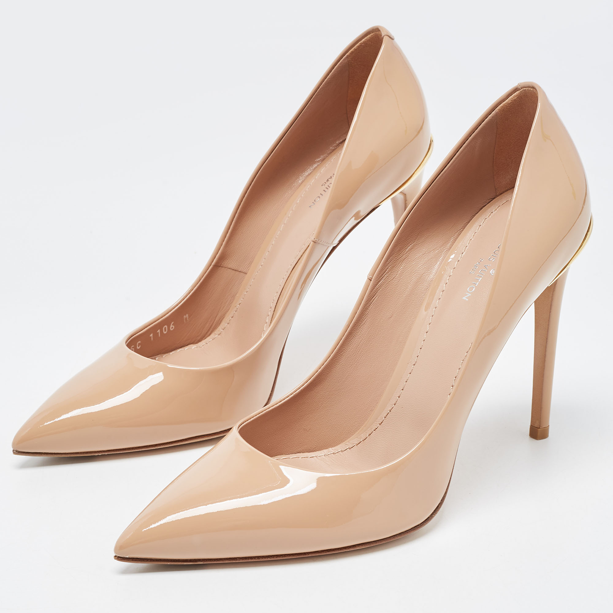 

Louis Vuitton Beige Patent Leather Eyeline Pointed Toe Pumps Size