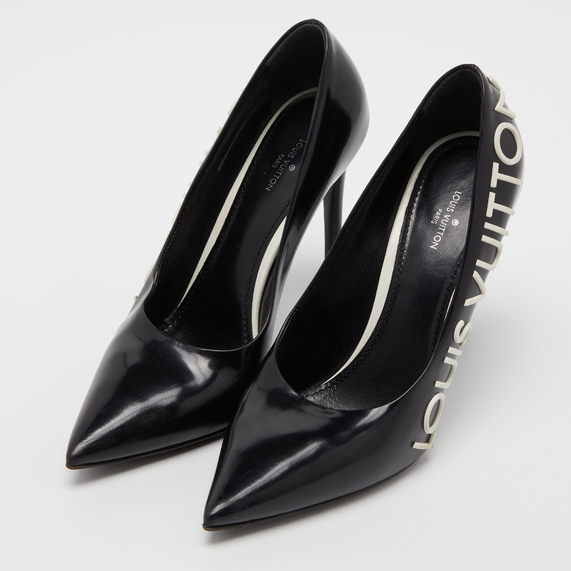 

Louis Vuitton Black Leather Call Back Pointed Toe Pumps Size