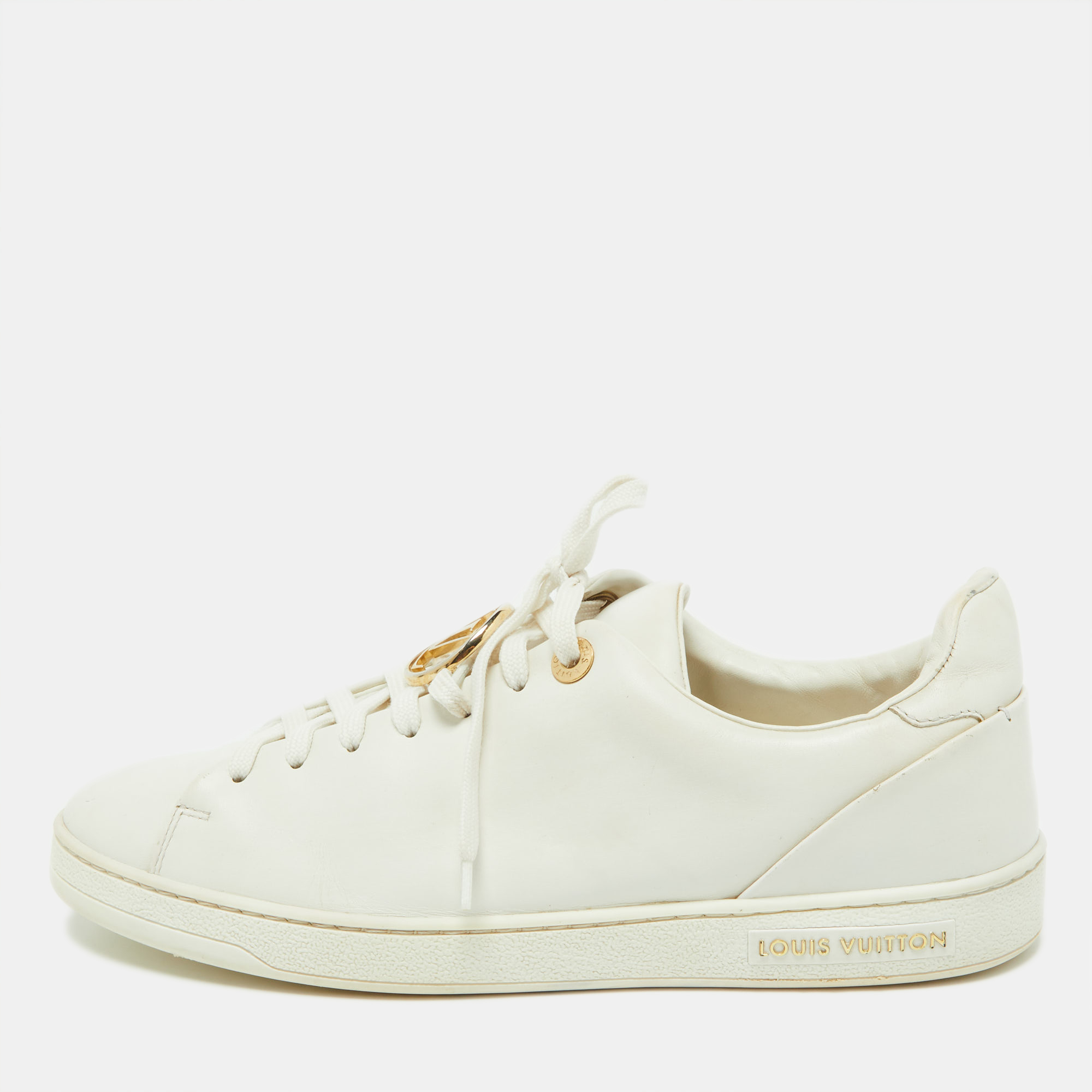 These Louis Vuitton sneakers are the ultimate step up to bring style and attitude to your look. They are crafted from leather and have a lovely white color. They have lace ups and durable rubber soles. Theyll look super chic with most casual outfits