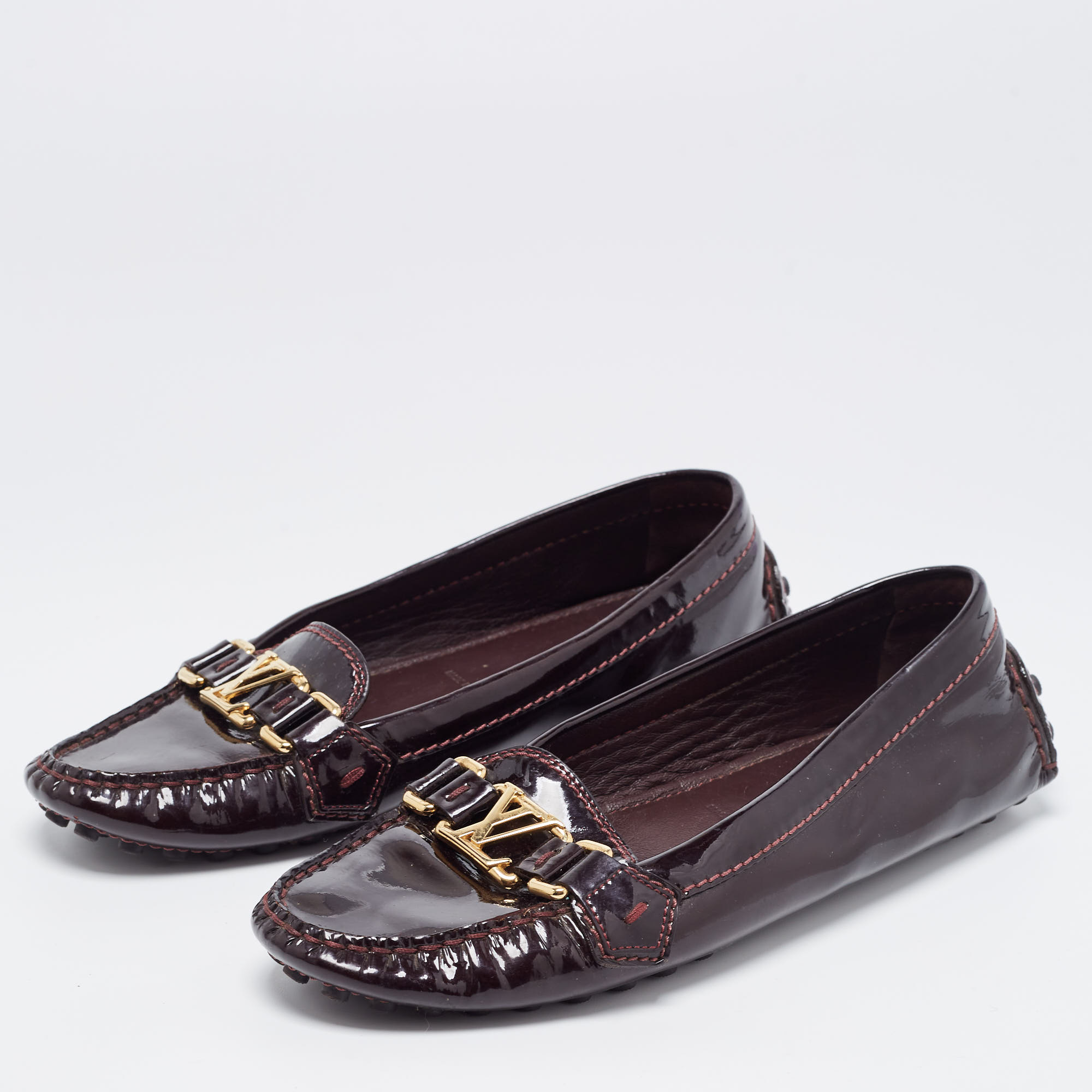 

Louis Vuitton Burgundy Patent Leather Oxford Loafers Size