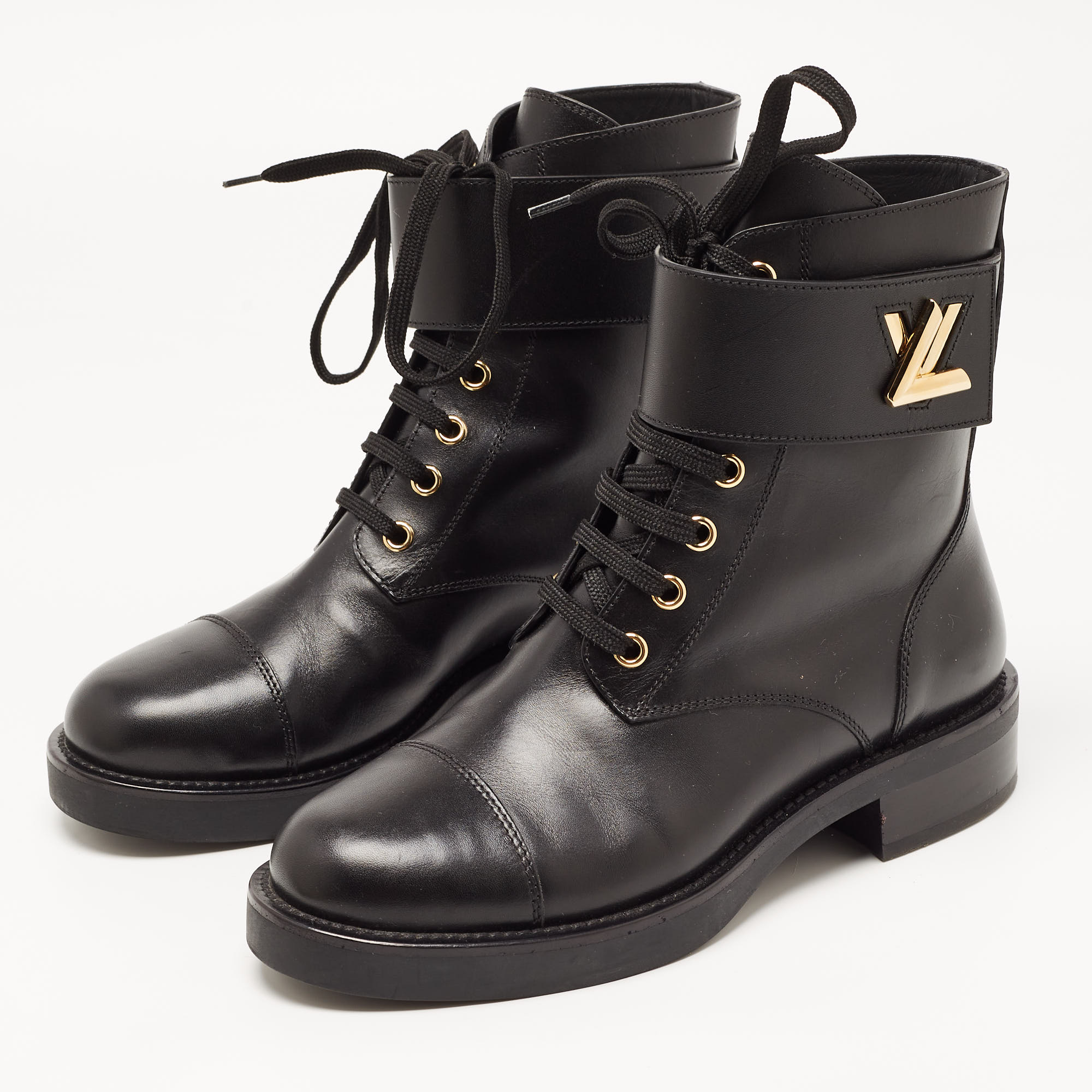 

Louis Vuitton Black Leather Lace Up Ankle Boots Size