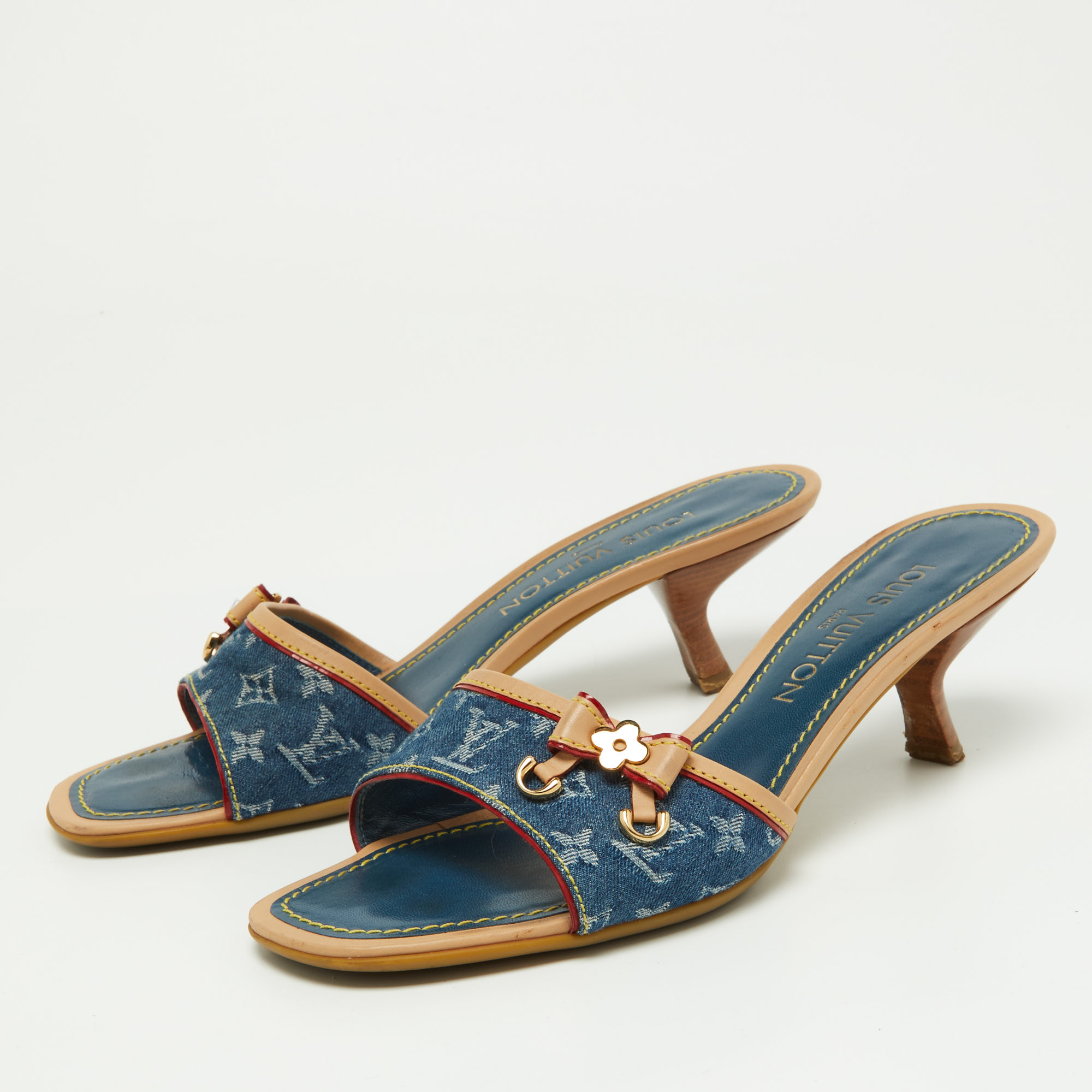 

Louis Vuitton Blue/Beige Monogram Denim Bow Slide Sandals Size
