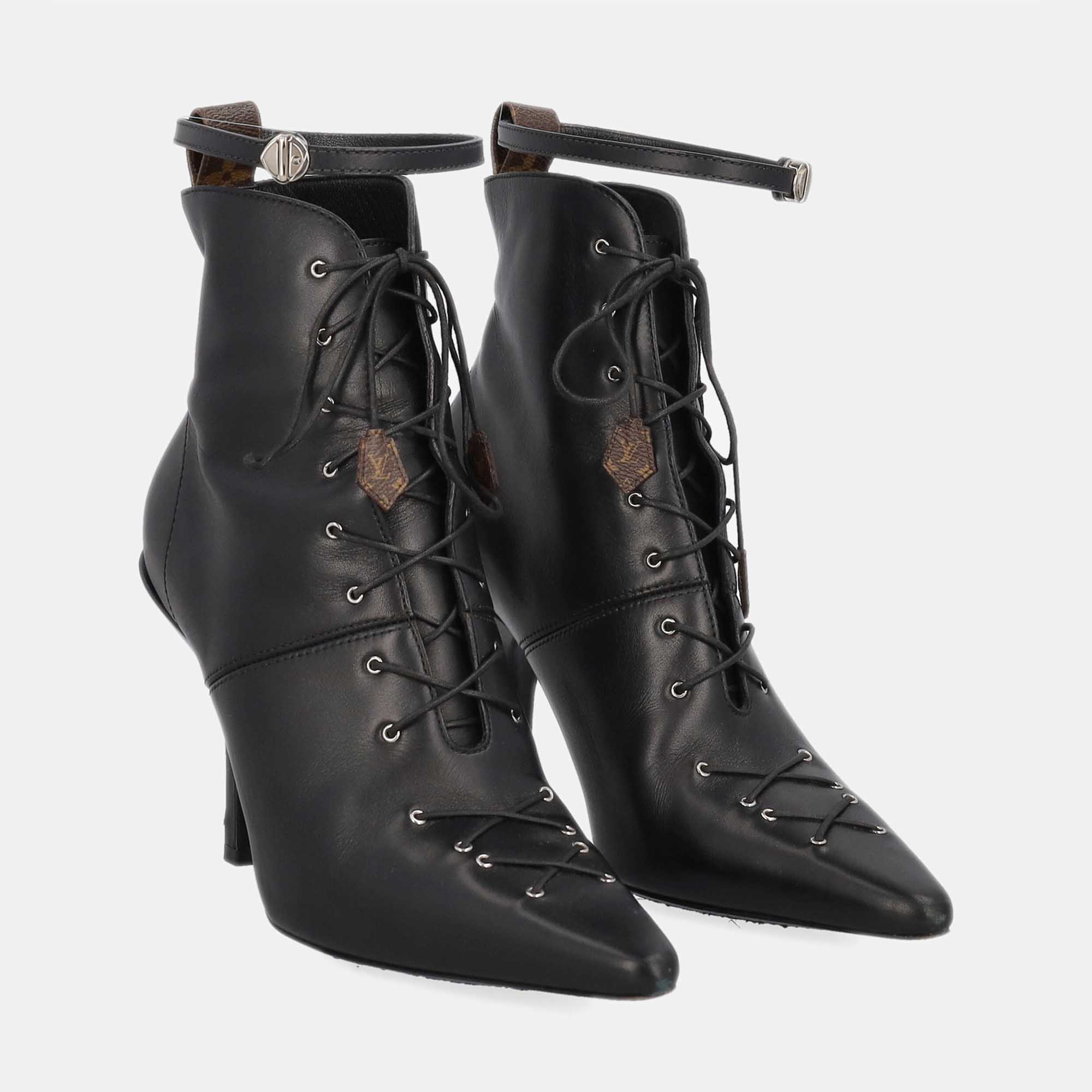 

Louis Vuitton Women's Leather Ankle Boots - Black - EU