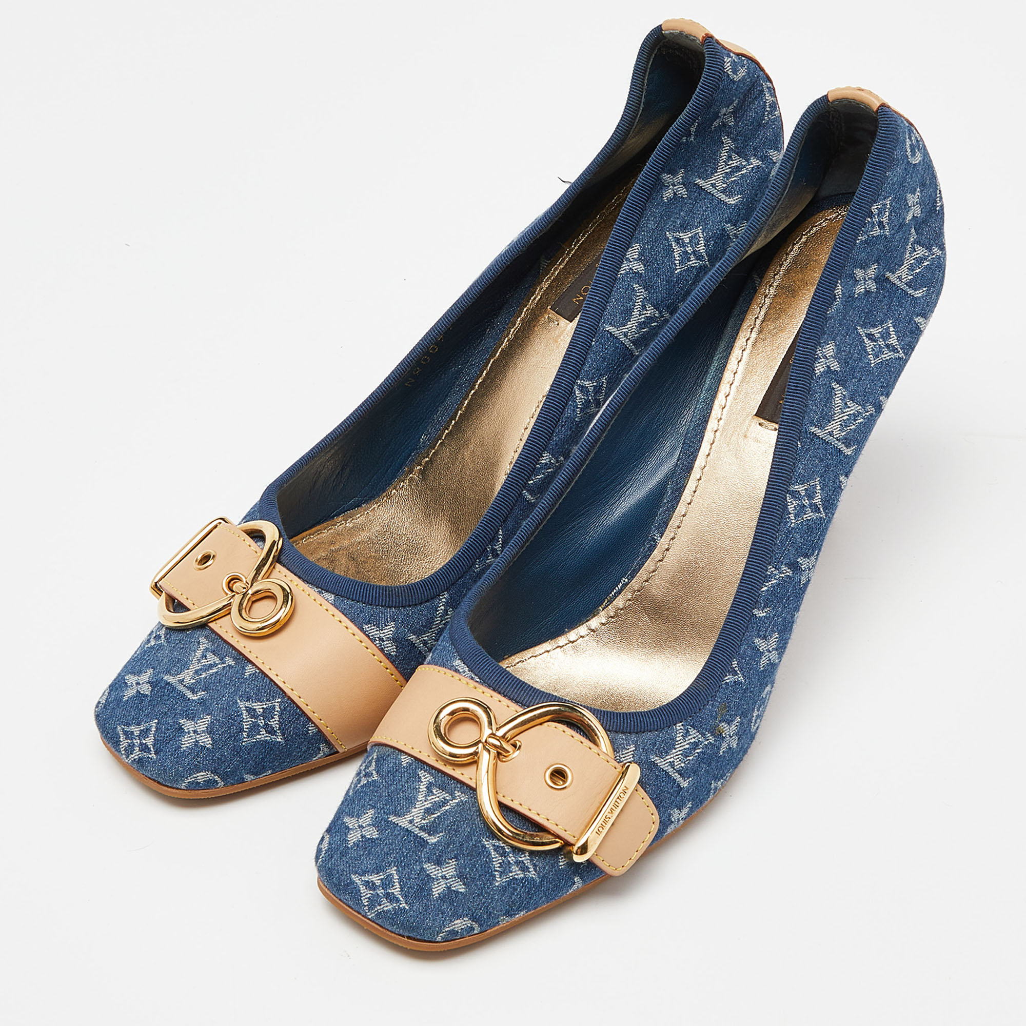 

Louis Vuitton Navy Blue Denim and Leather Pumps Size