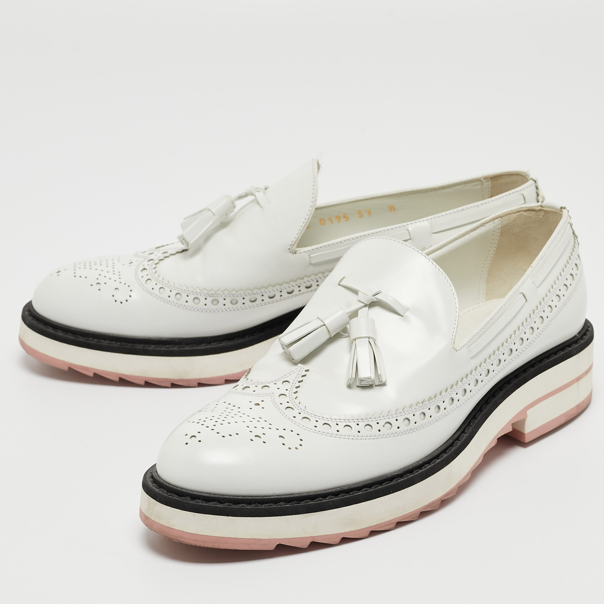

Louis Vuitton White Leather Slip On Loafers Size
