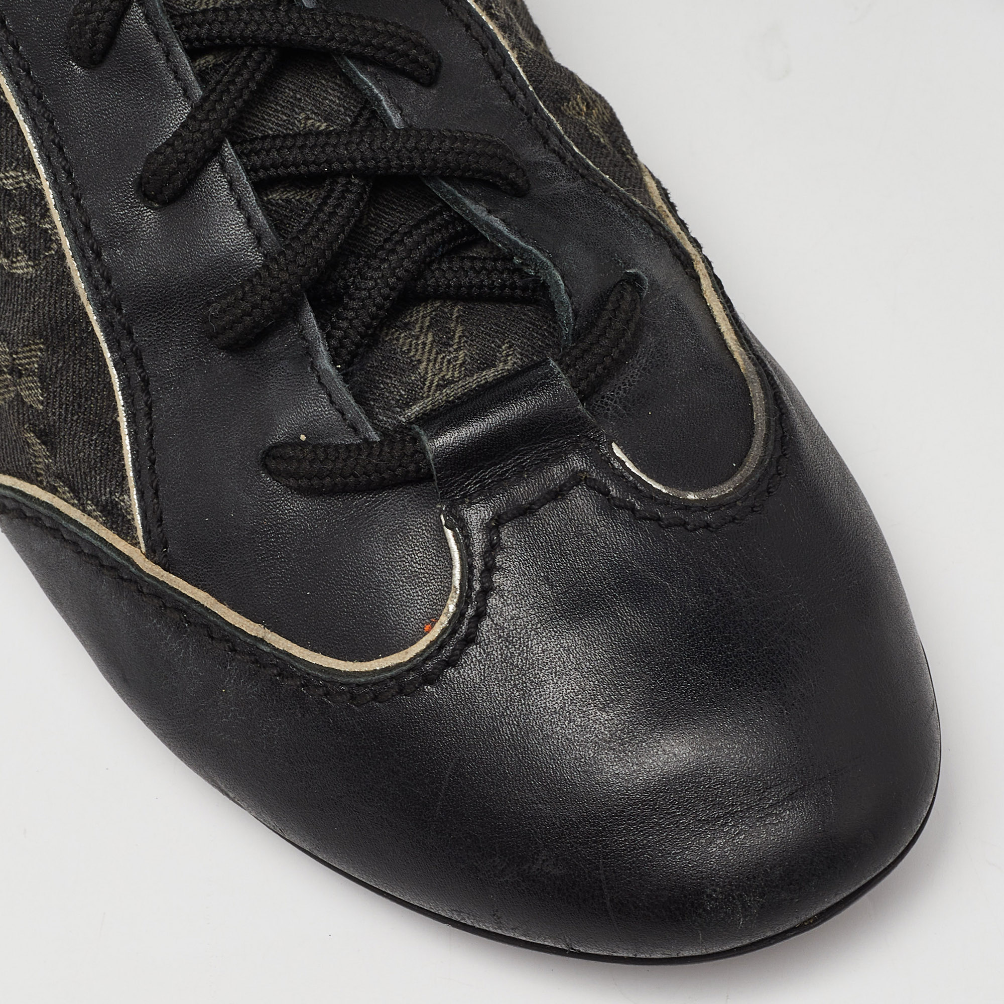 Louis Vuitton Monogram Canvas and Leather Low Top Sneakers Size 40 