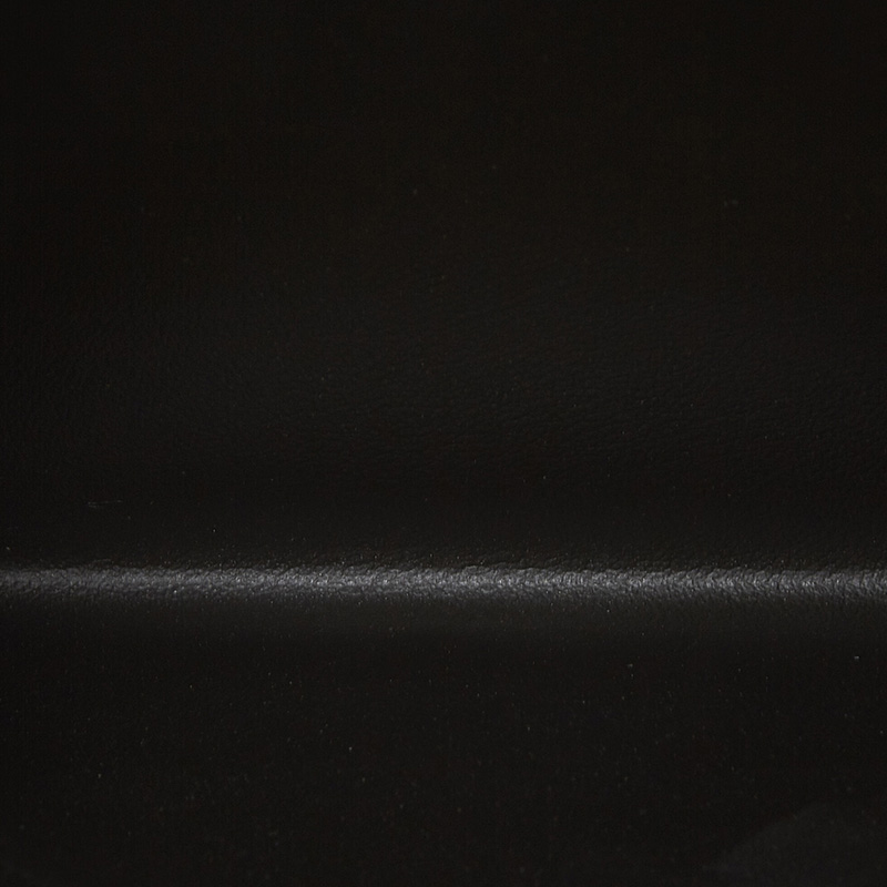 

Louis Vuitton Black Leather Taiga Pochette