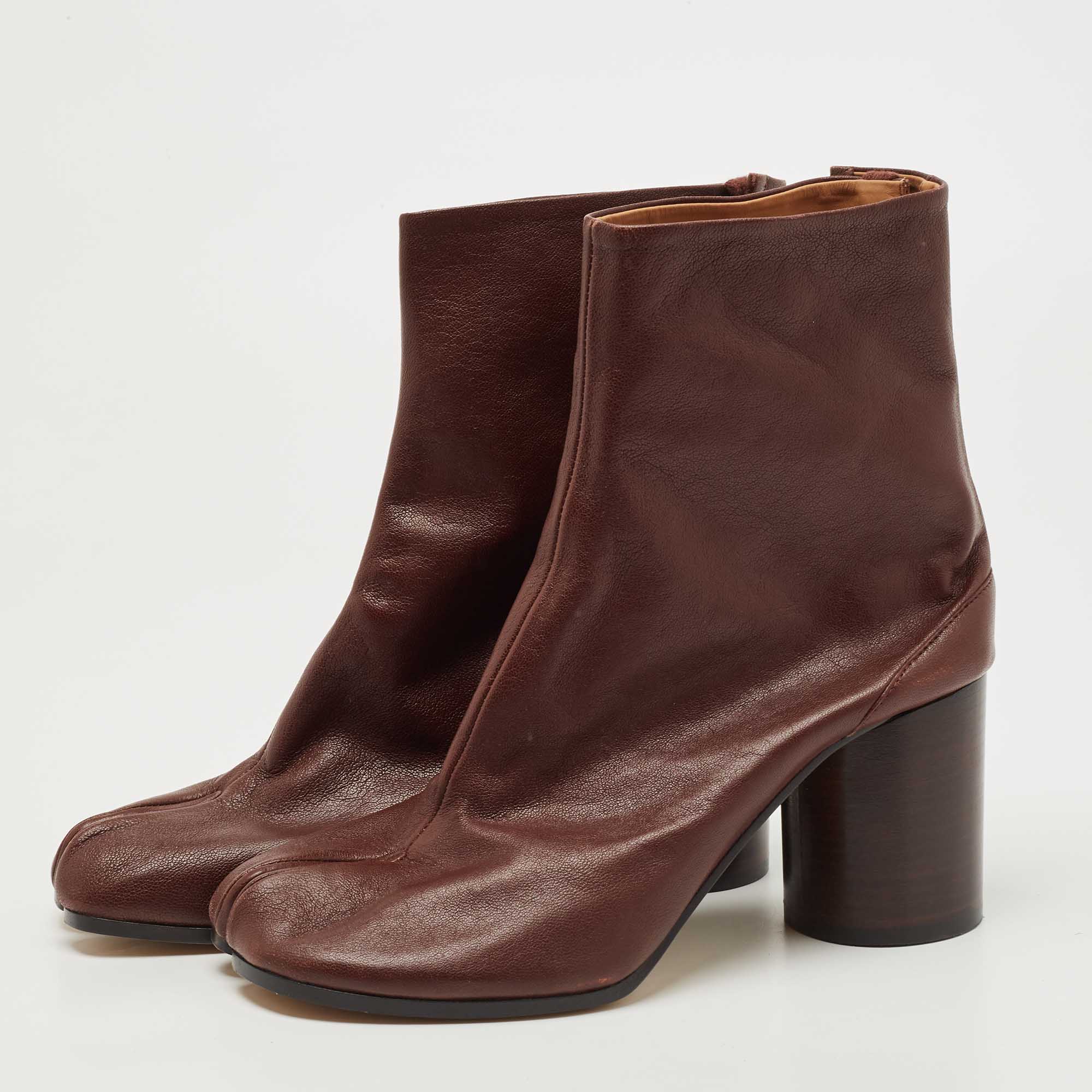 

Maison Martin Margiela Brown Leather Tabi Ankle Boots Size