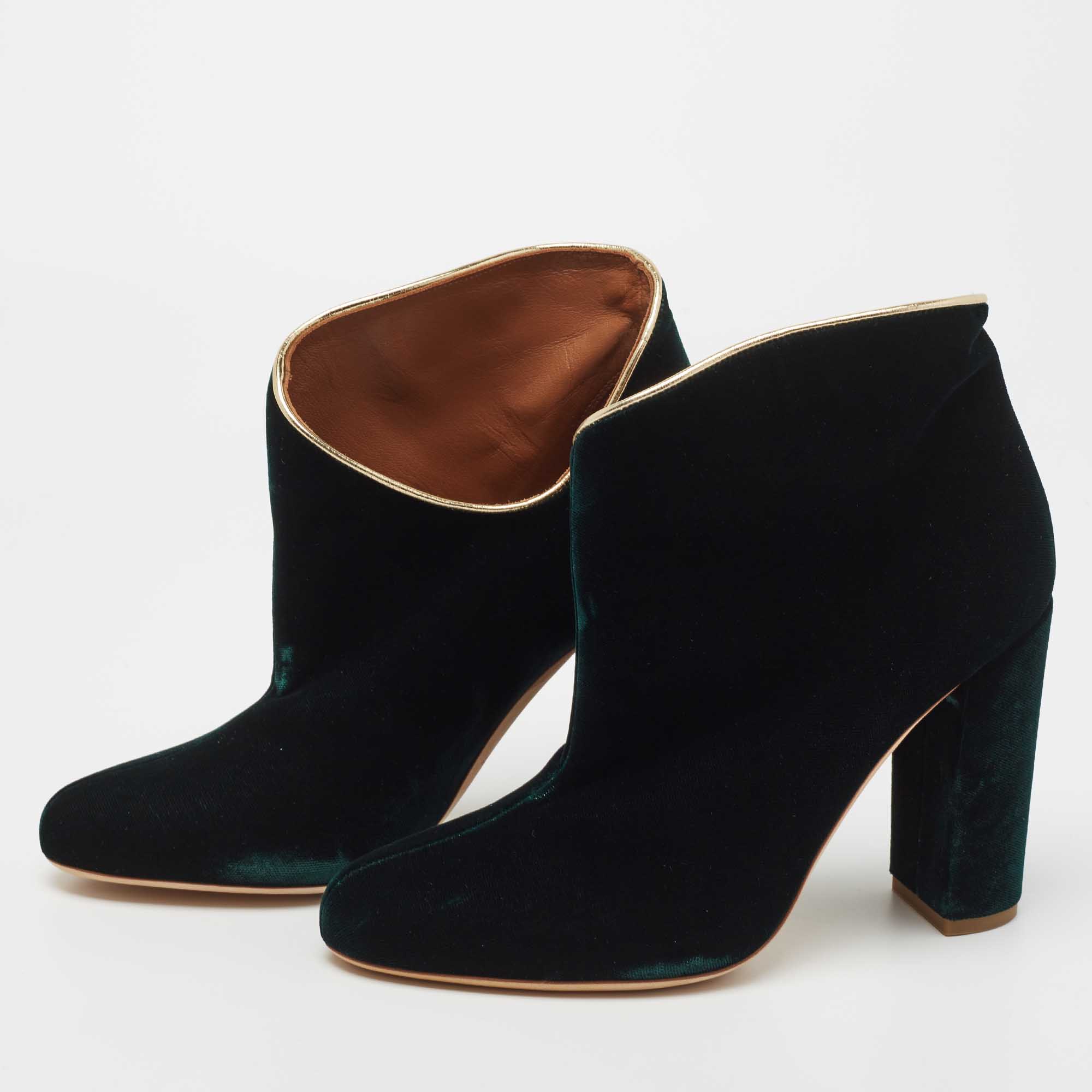 

Malone Souliers Green Velvet Eula Ankle Booties Size