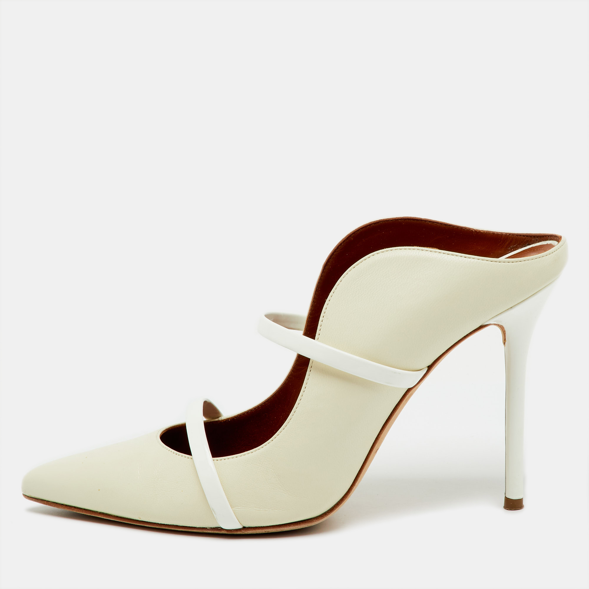 

Malone Souliers Off White Leather and Patent Maureen Pointed Toe Mules Size
