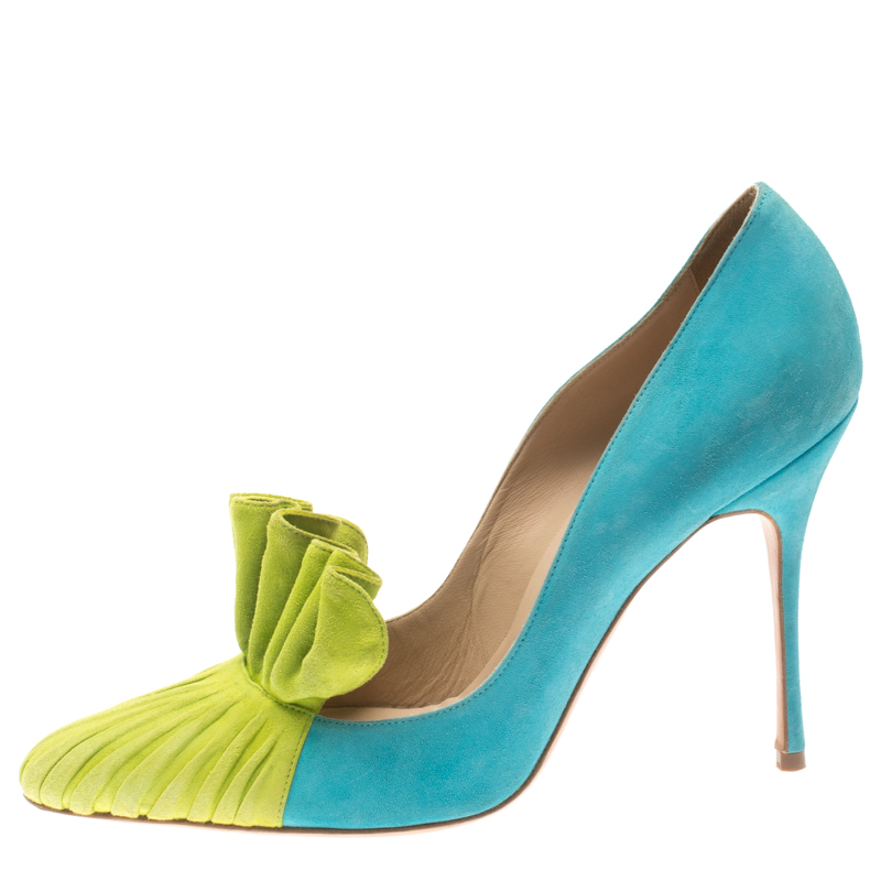 

Manolo Blahnik Blue/Green Suede Arleti Frill Detail Pumps Size