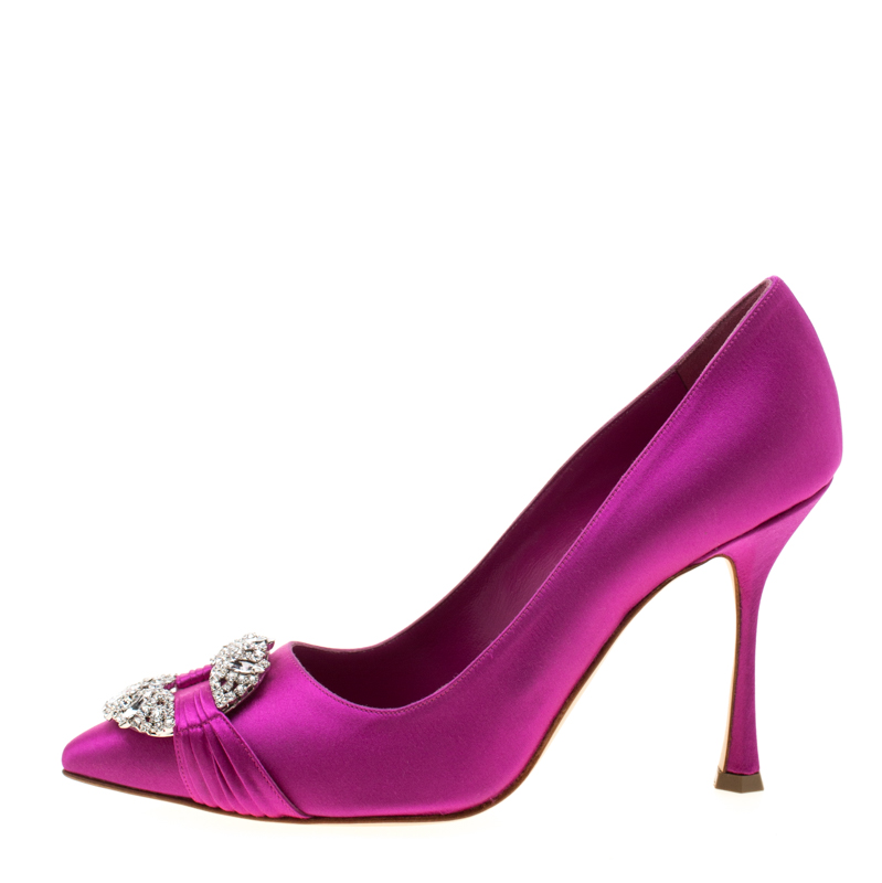

Manolo Blahnik Pink Satin Maidu Crystal Embellished Pointed Toe Pumps Size