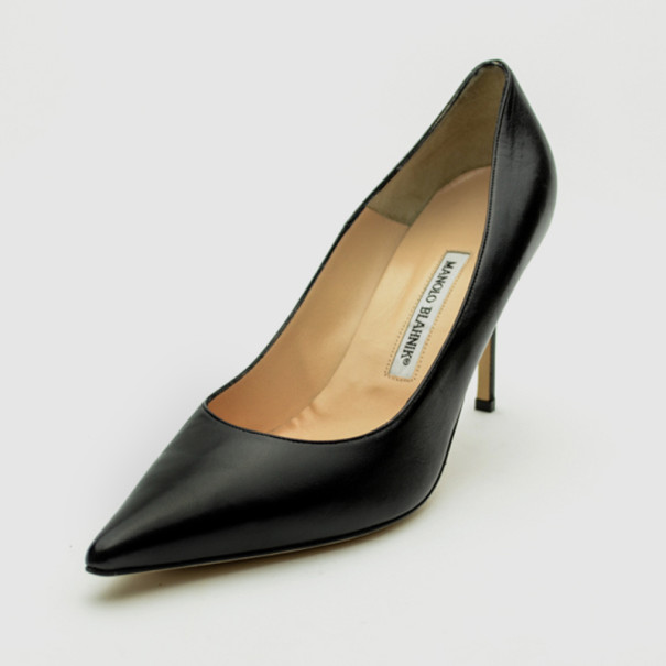Pre Owned Manolo Blahnik Black Leather Pointed Toe Pumps Size 40