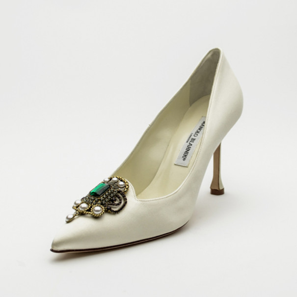 Pre Owned Manolo Blahnik Ivory Limited Edition 'Eufrasia' Pumps Size 39
