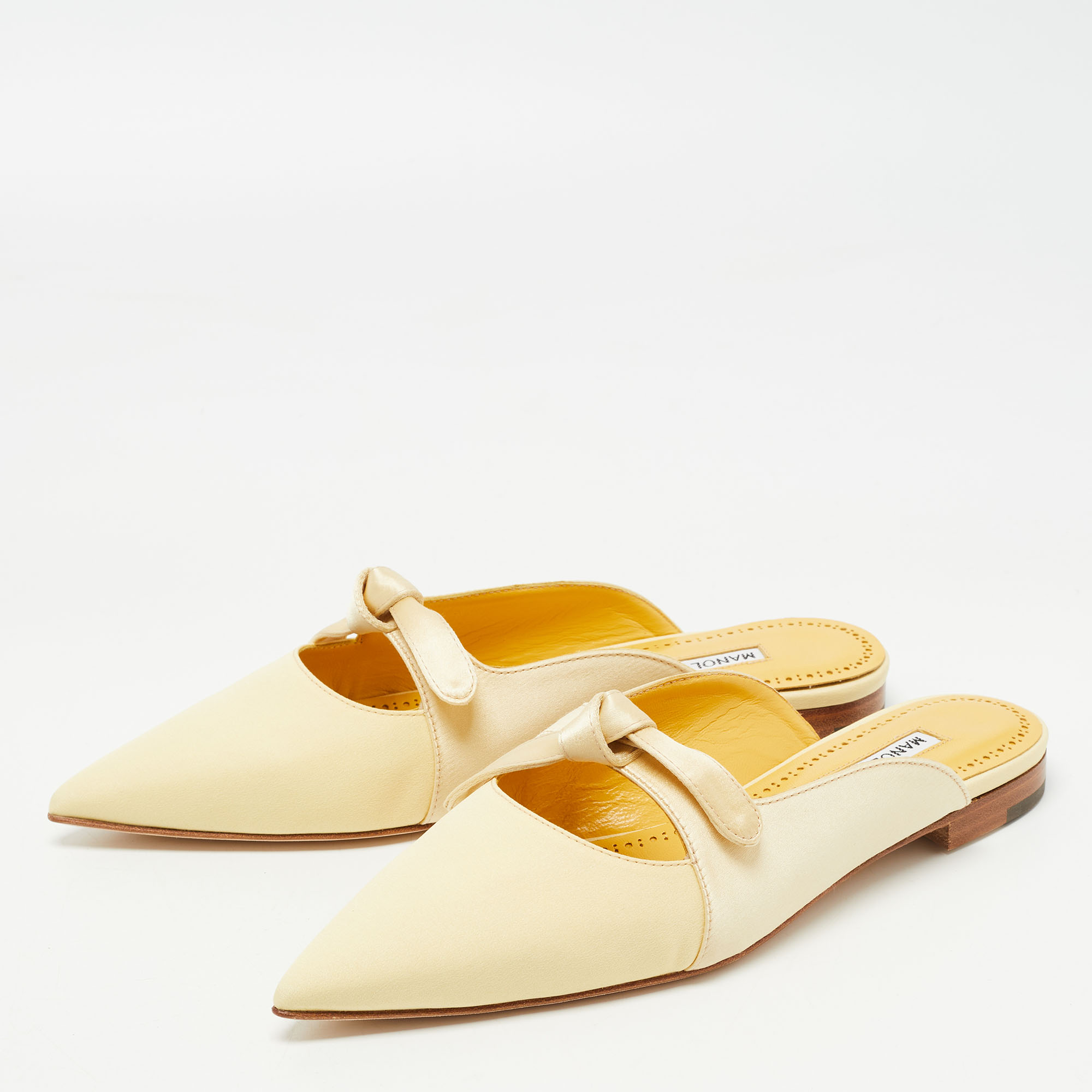 

Manolo Blahnik Light Yellow Satin Mules Size