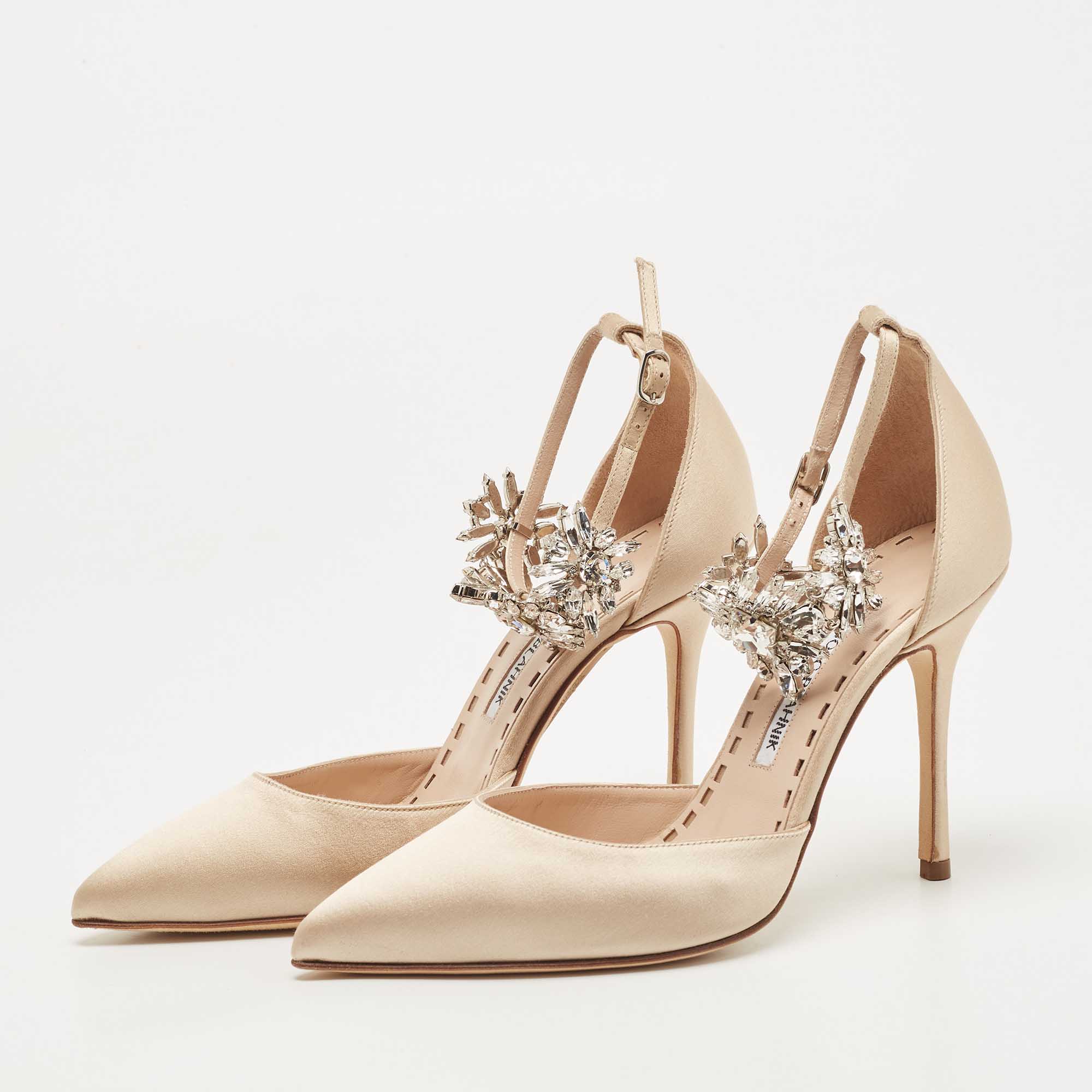 

Manolo Blahnik Beige Satin Sicariata Pumps Size