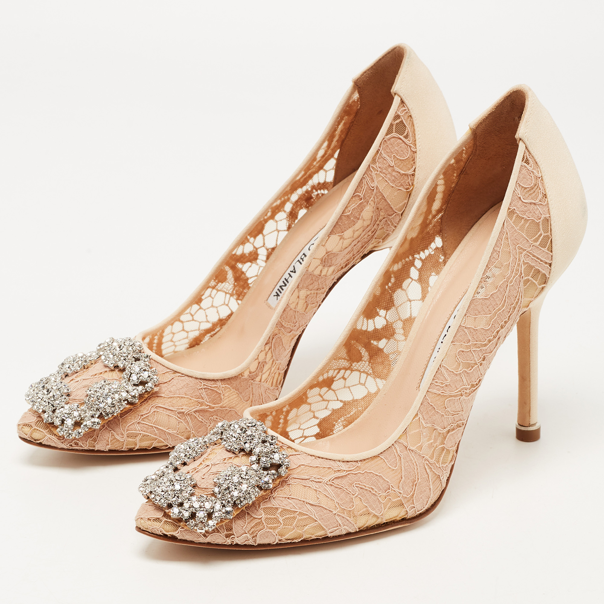 

Manolo Blahnik Beige Lace and Fabric Hangisi Crystal Embellished Pointed Toe Pumps Size