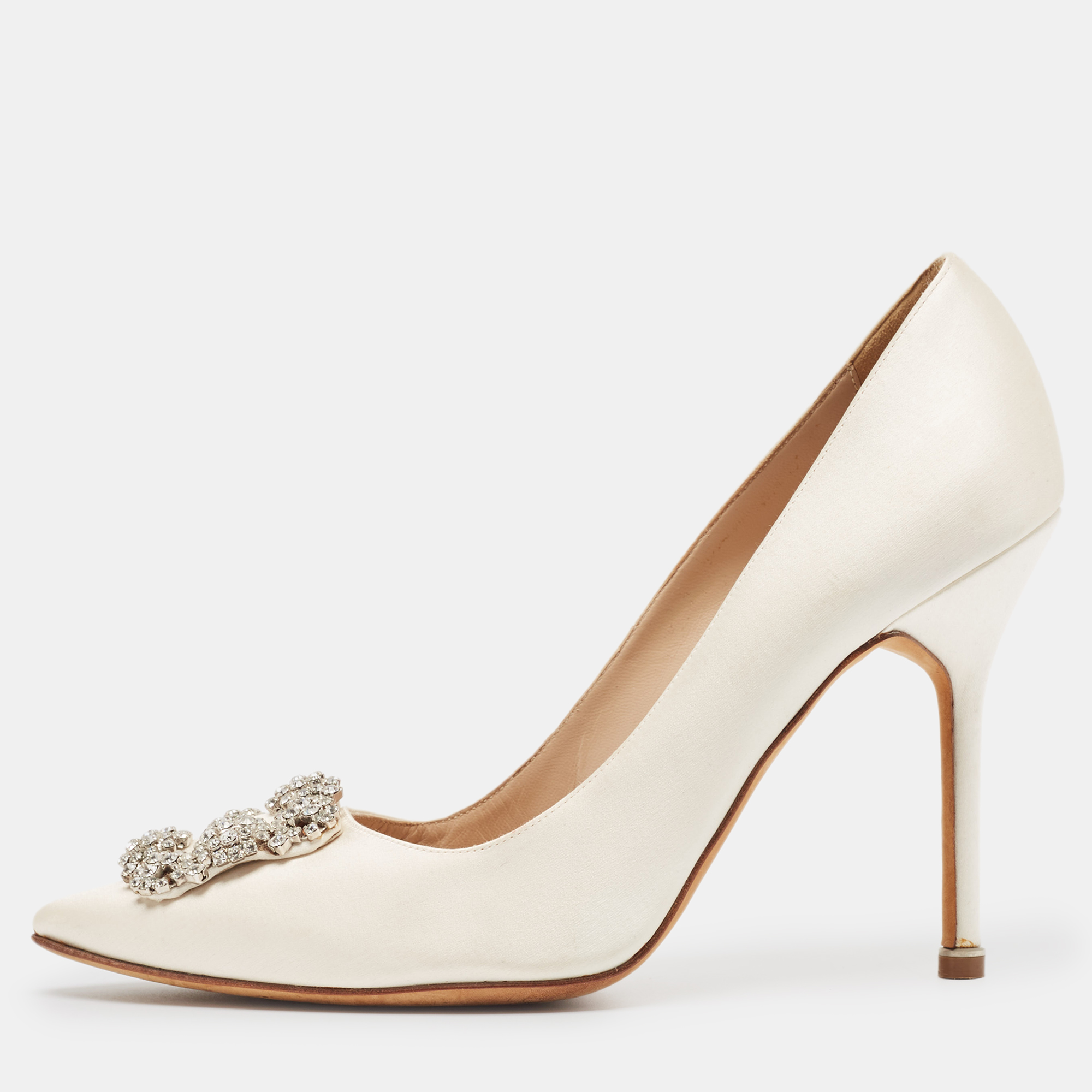 

Manolo Blahnik Off White Satin Hangisi Pumps Size