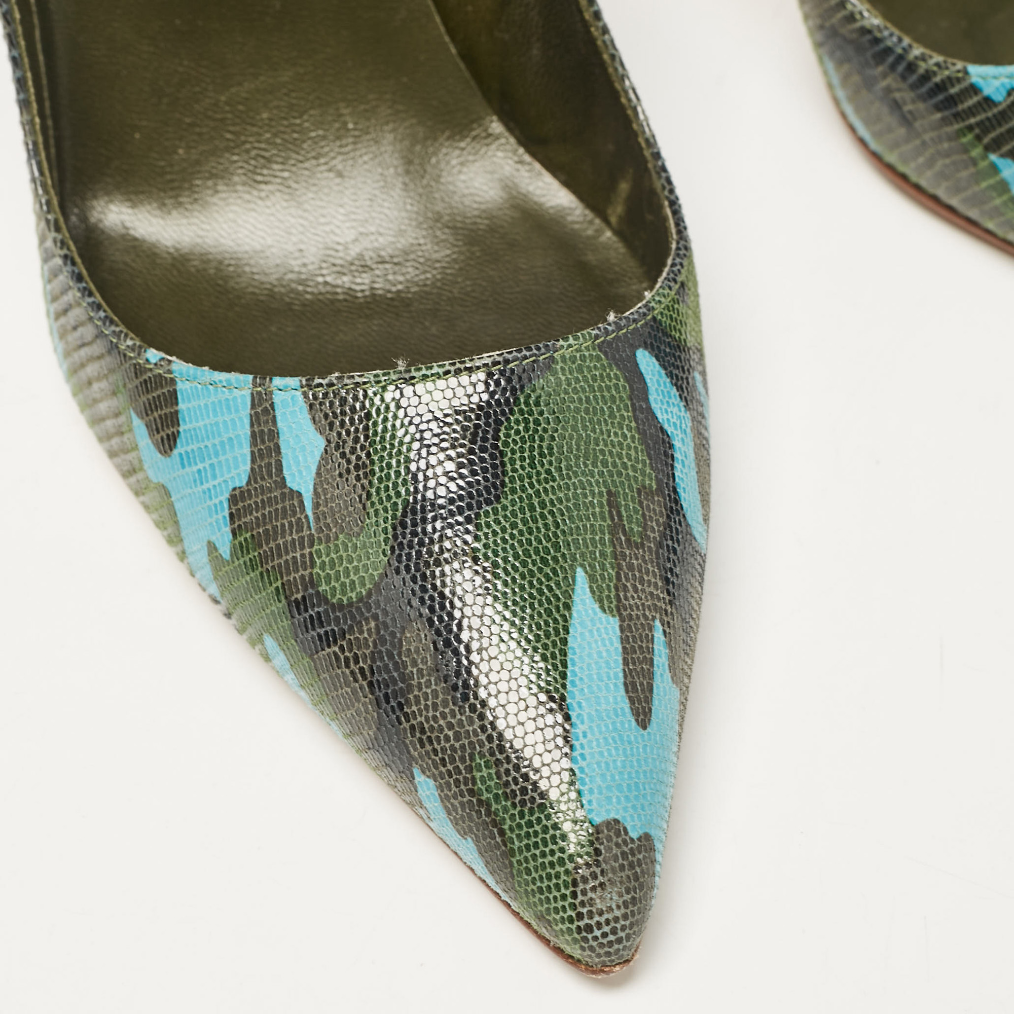 Manolo Blahnik Tricolor Camouflage Print Embossed Lizard Pointed Toe Pumps Size 38 